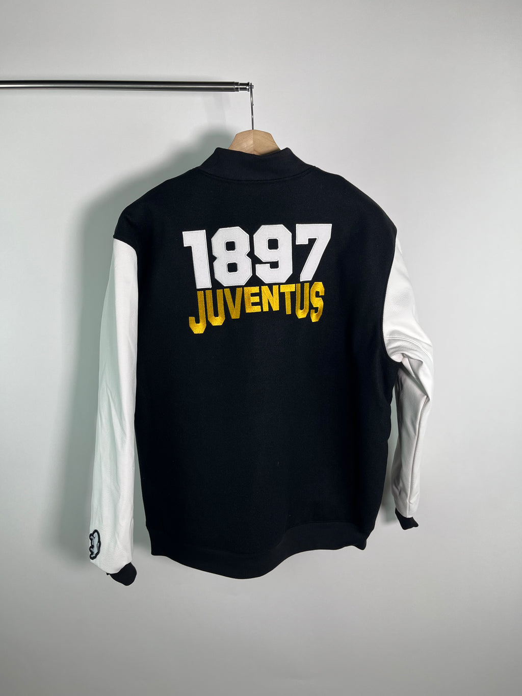 Chamarra Juventus 2024 2025 Tipo Bomber *C/Etiquetas* (XL)