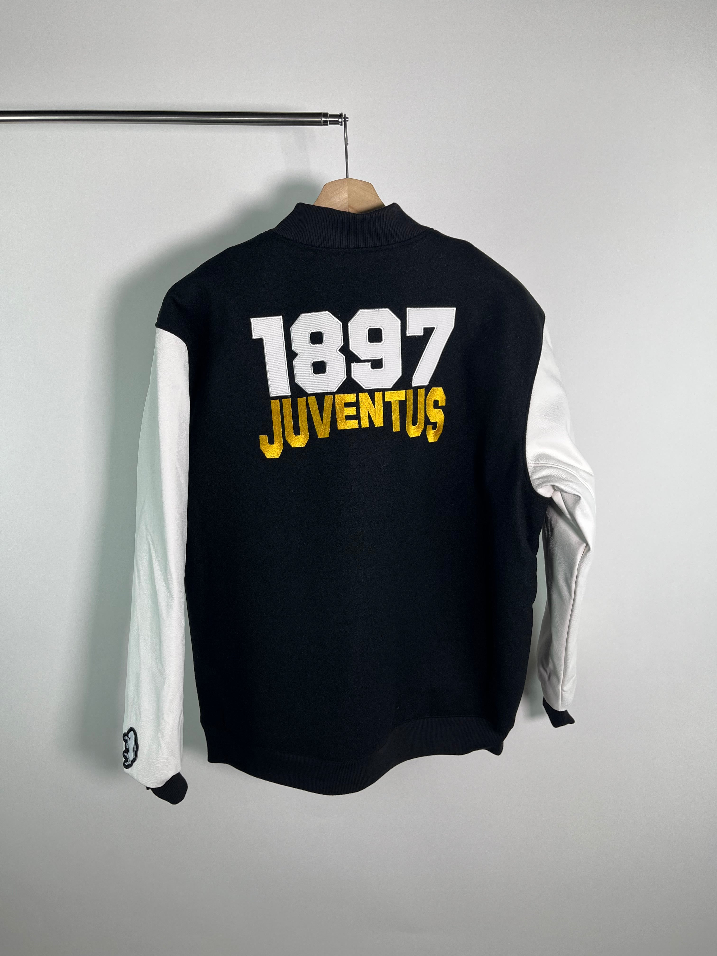 Chamarra Juventus 2024 2025 Tipo Bomber *C/Etiquetas* (XL)