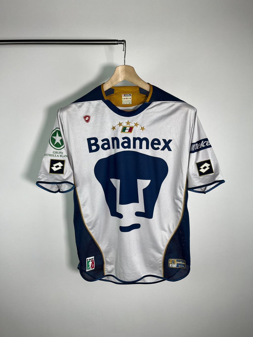 Jersey Pumas Local 2004 2005 Darío Verón (L)