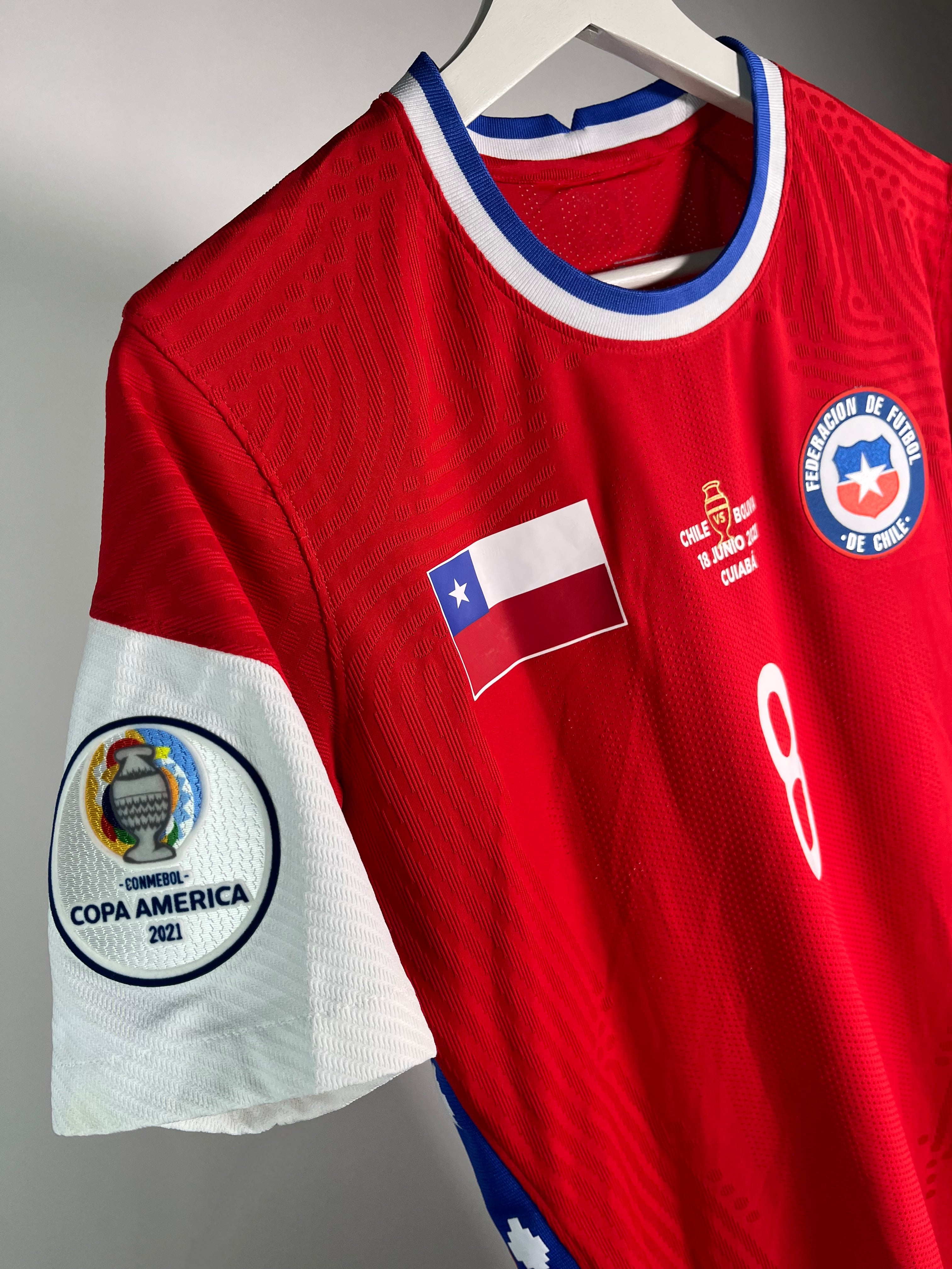 Jersey Chile Local 2020 2022 Utilería Arturo Vidal (M)