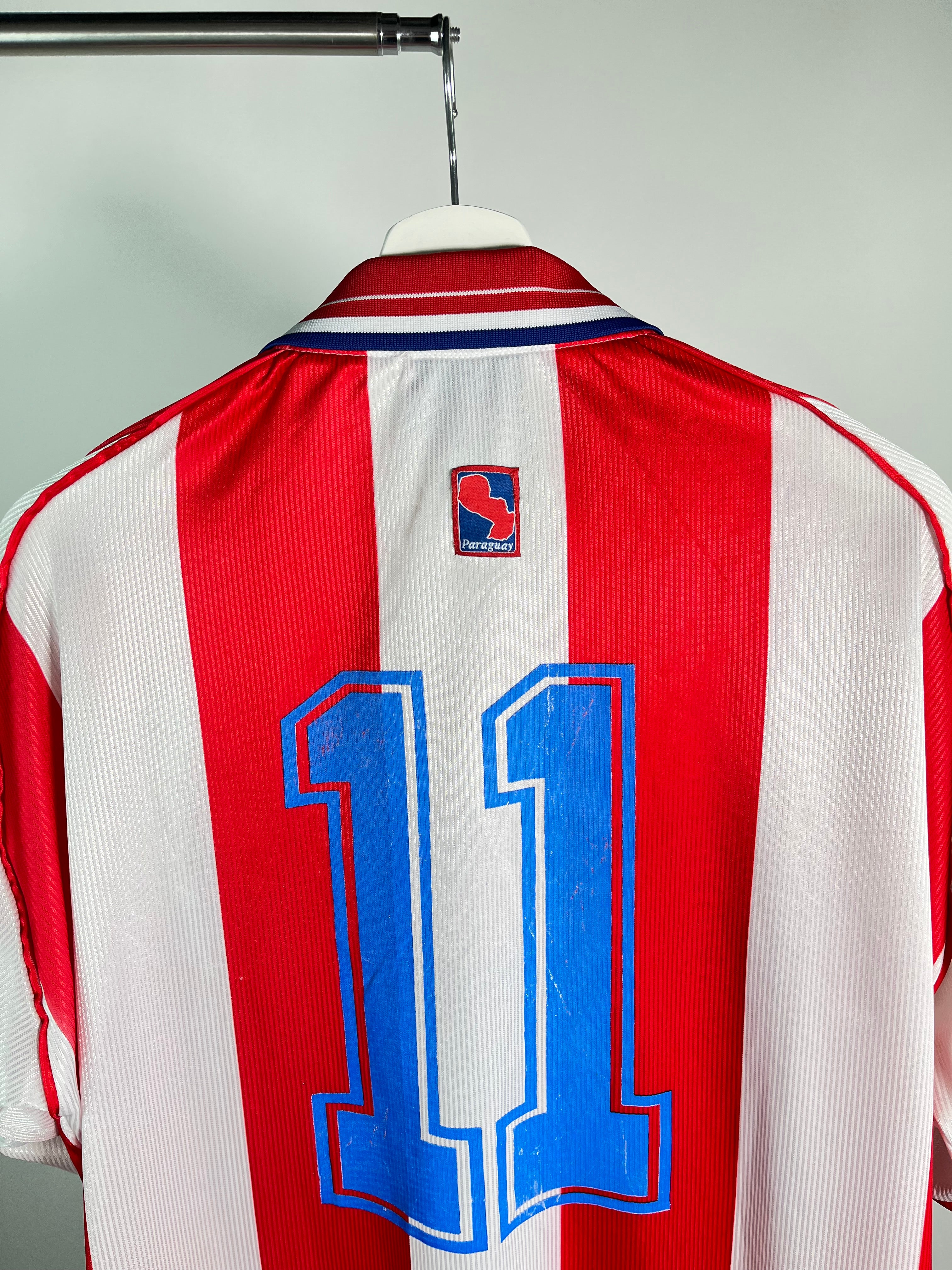 Jersey Paraguay Local 2000 2002 Utilería Nelson Cuevas (XL)