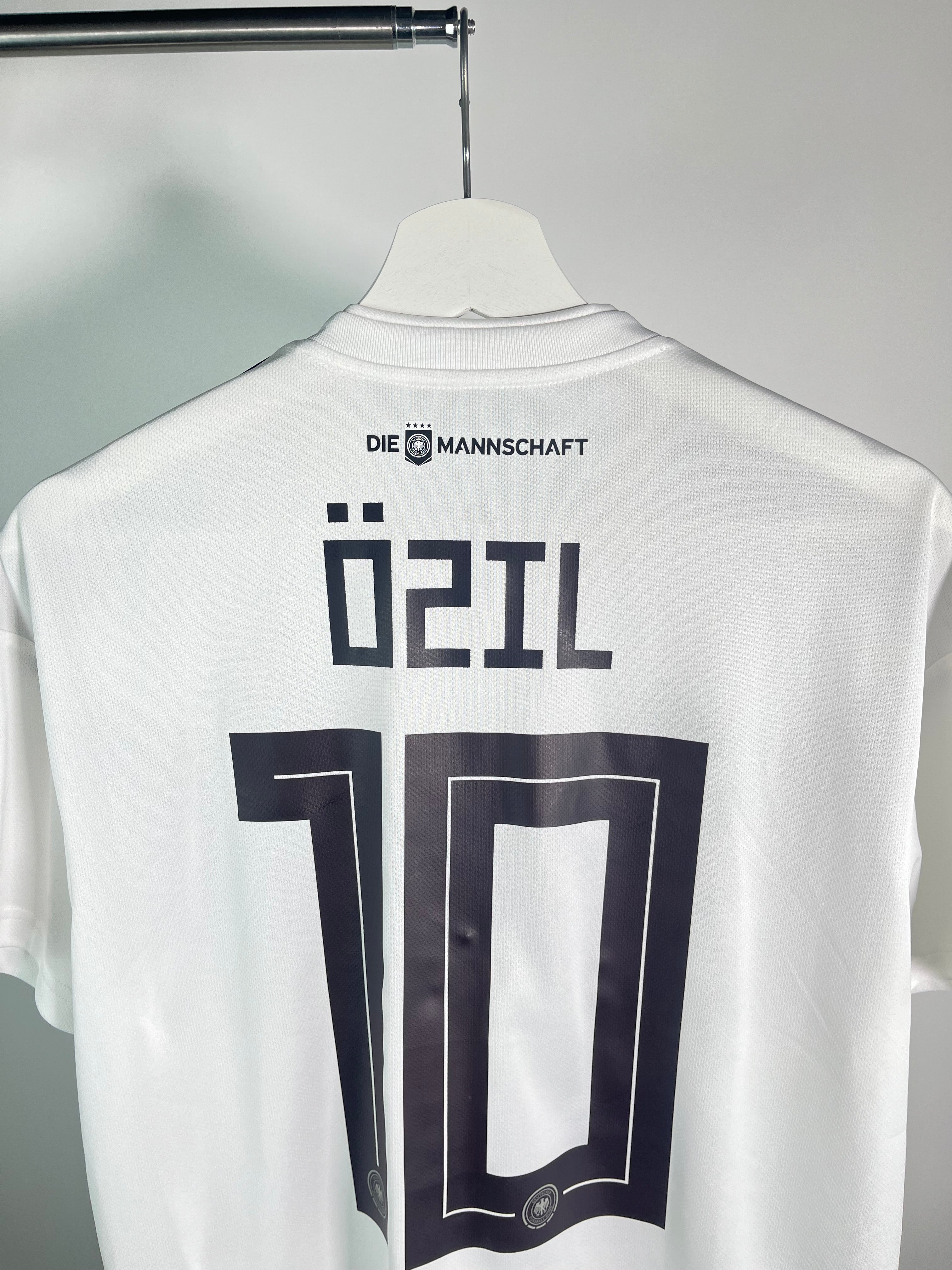 Jersey Alemania Local 2018 2020 Mesut Özil (M)
