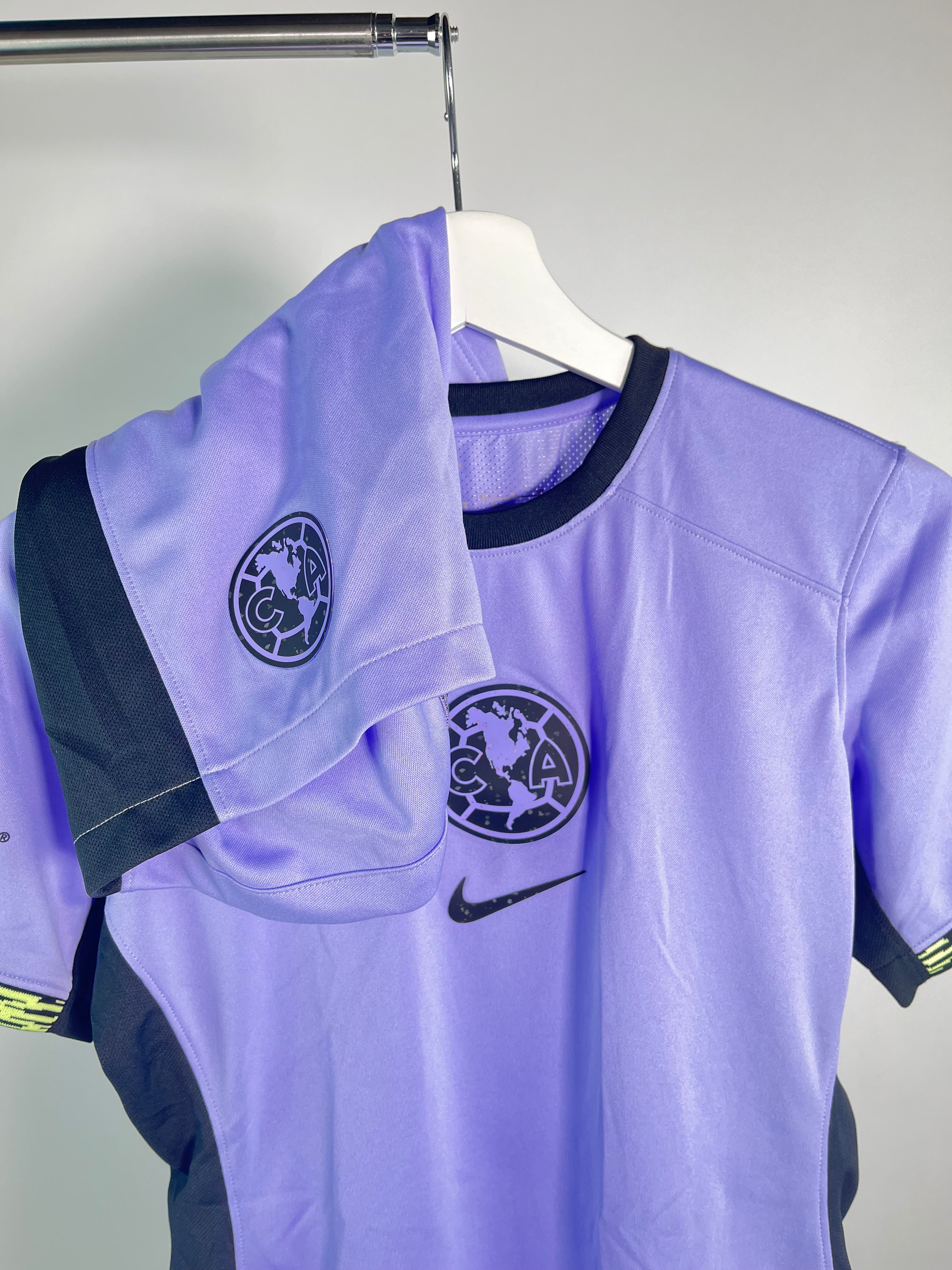 Jersey Club America 2023 2024 *Incluye Short* Utileria (S Mujer)