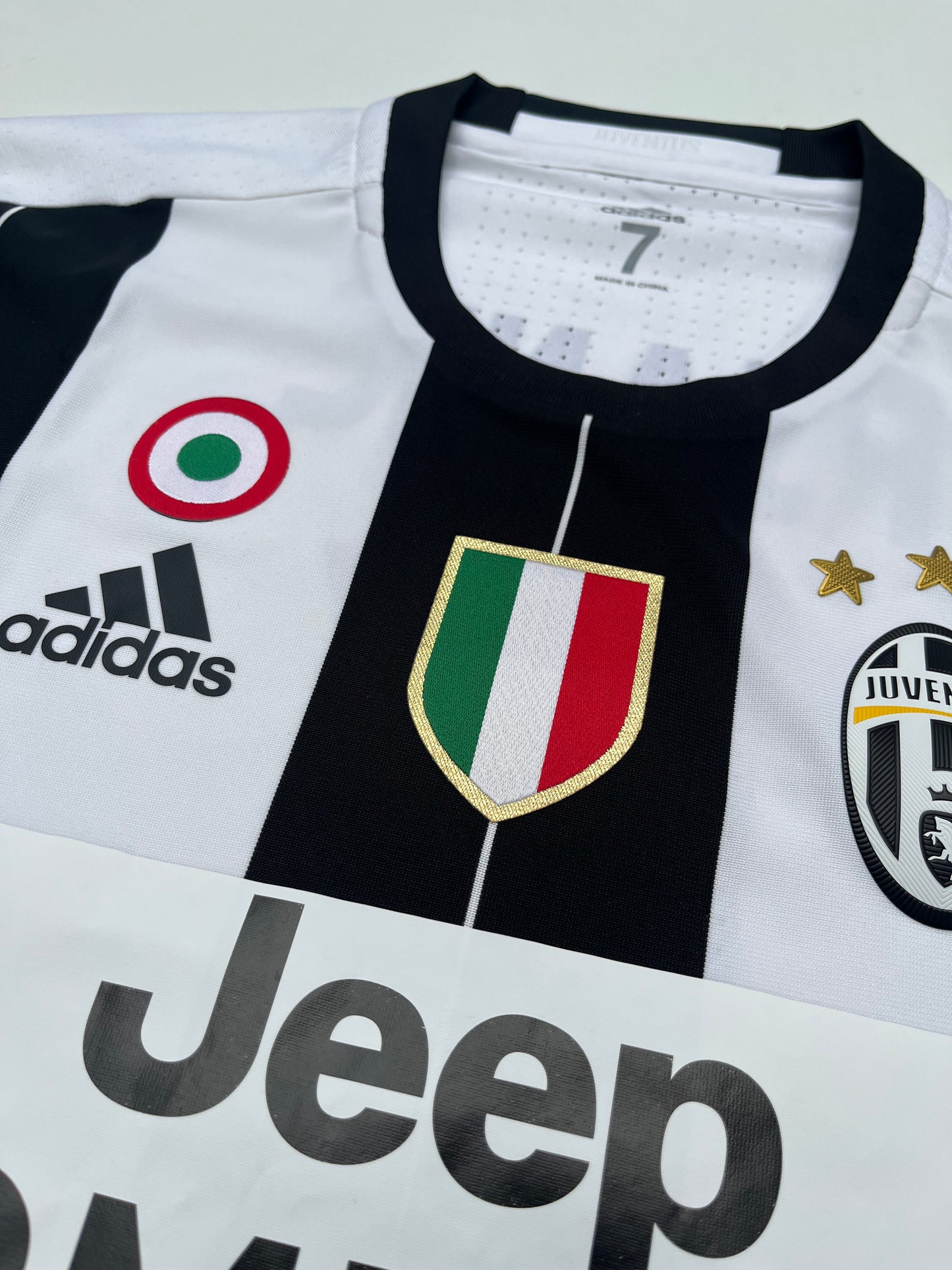 Jersey Juventus Local 2016 2017 Match Prepared Miralem Pjanić (M)