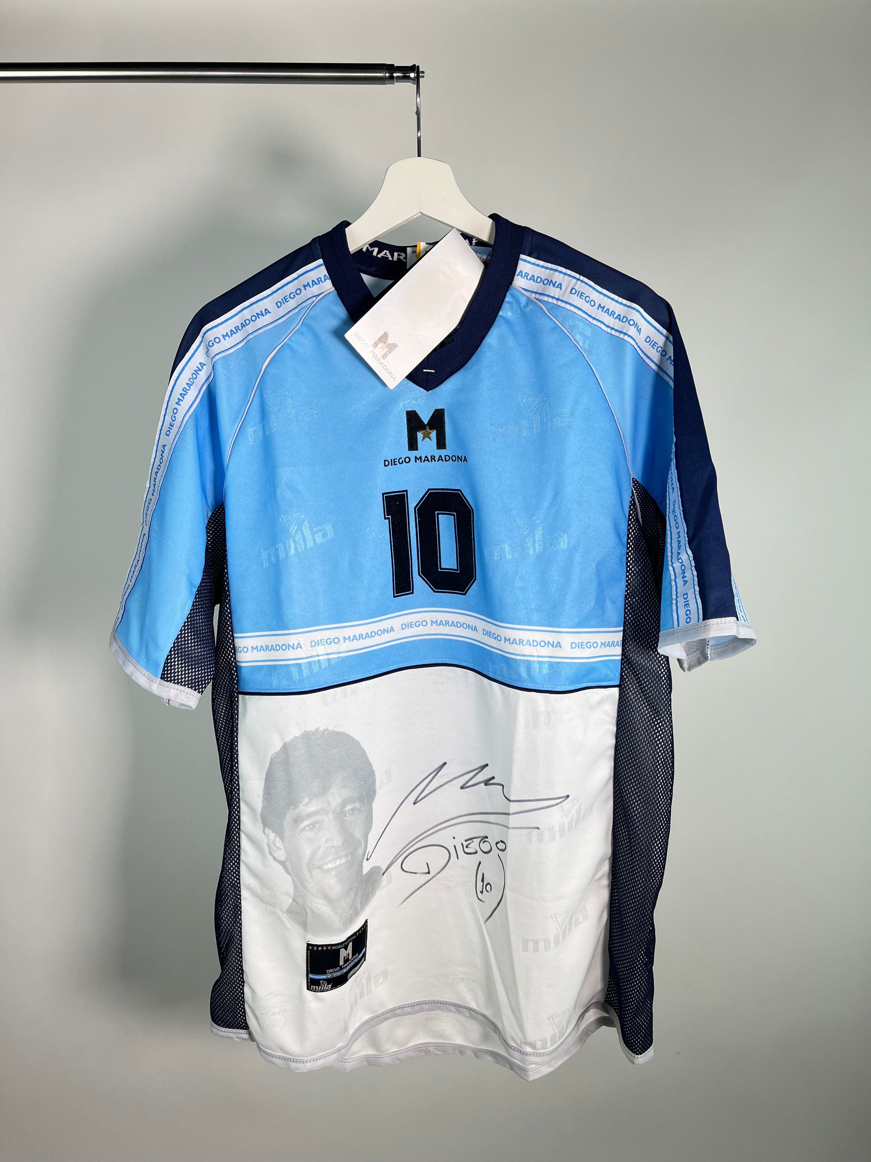Jersey Maradona Especial 2003 Autografiado Con Certificado y Foliado Diego Armando Maradona *C/Etiquetas* (L)