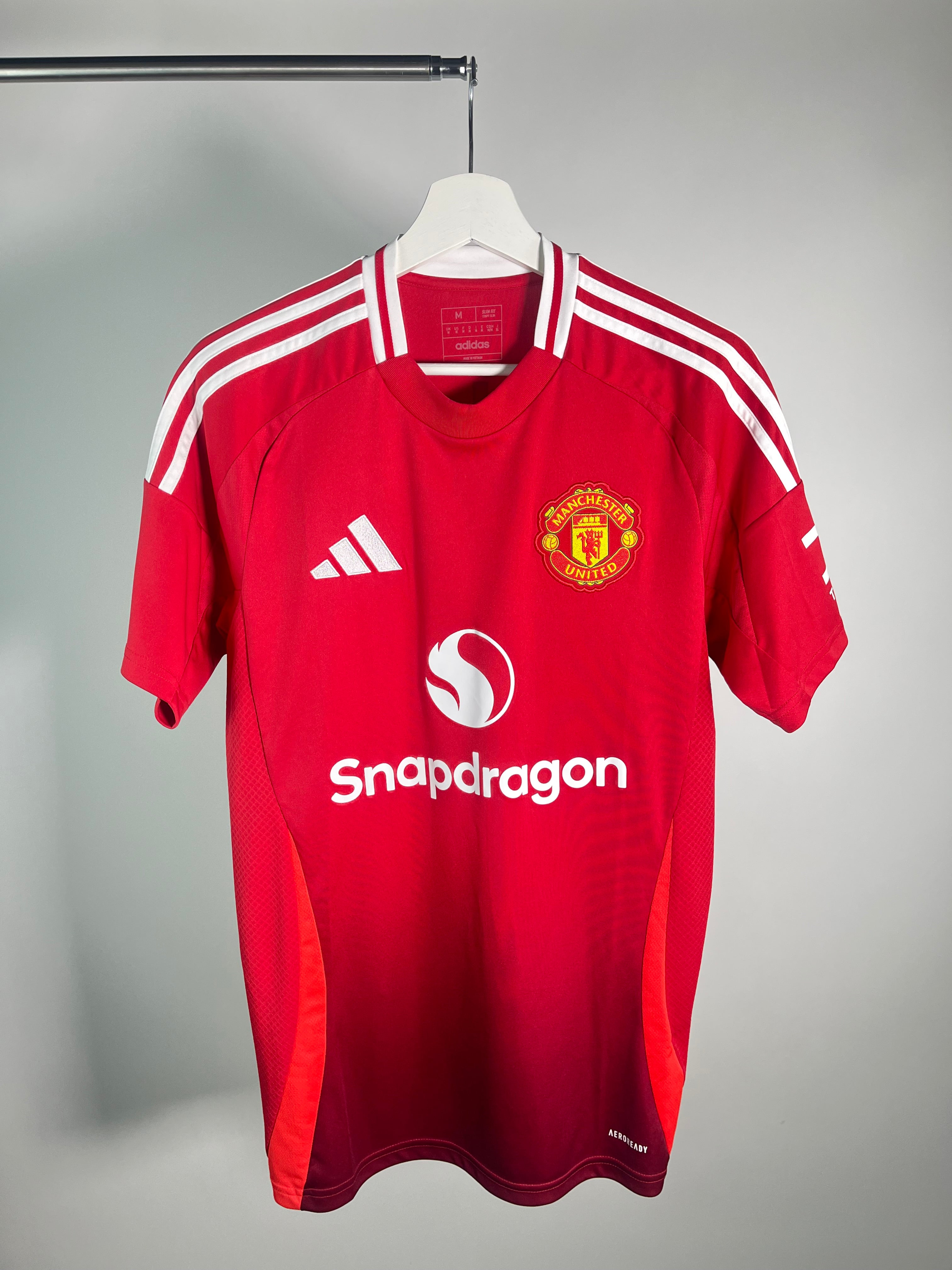 Jersey Manchester United Local 2024 2025 Rasmus Hojlund (M)