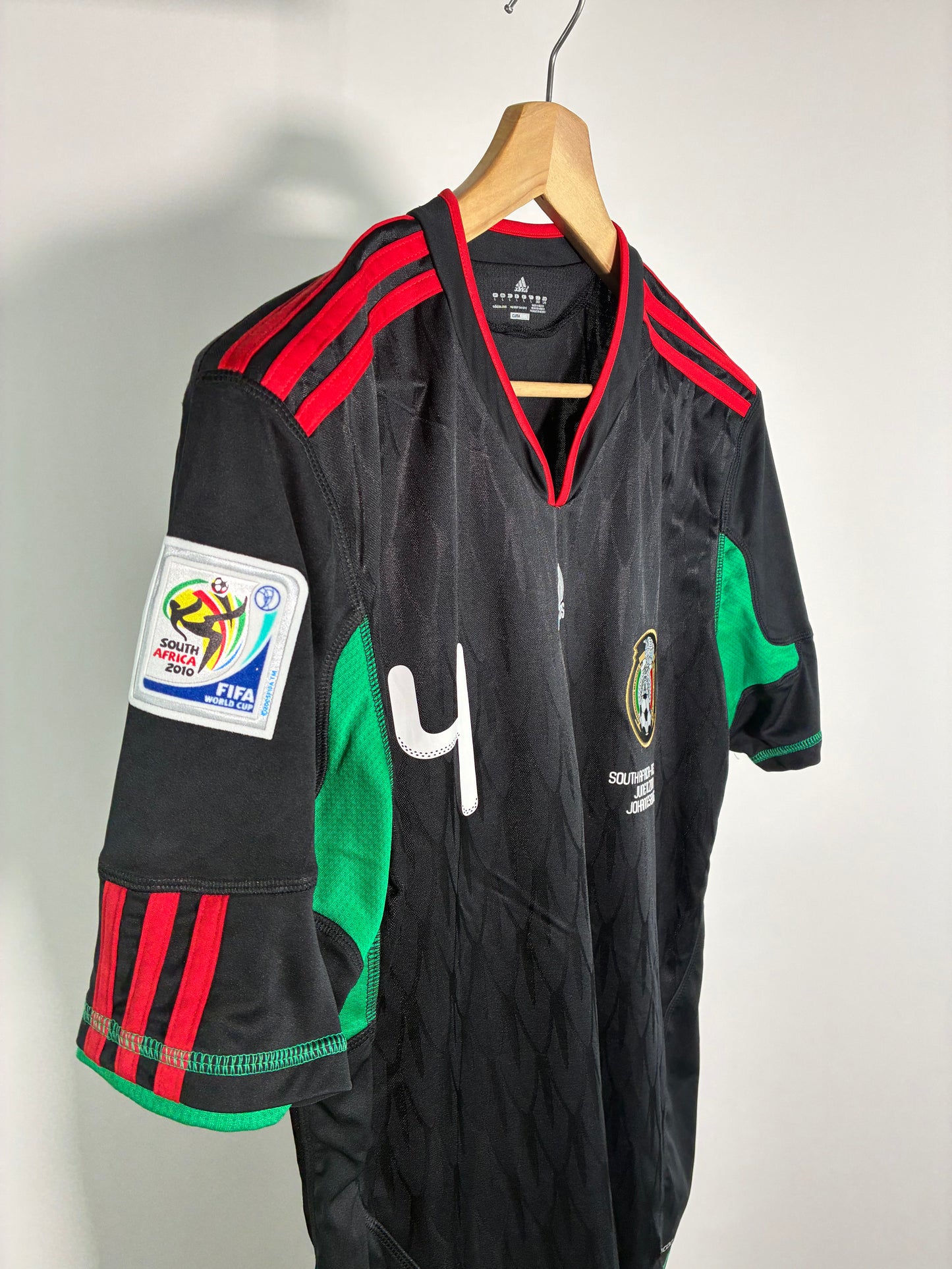 Jersey México Visita 2010 2011 *Match Detail vs Sudáfrica* Rafael Márquez (L)