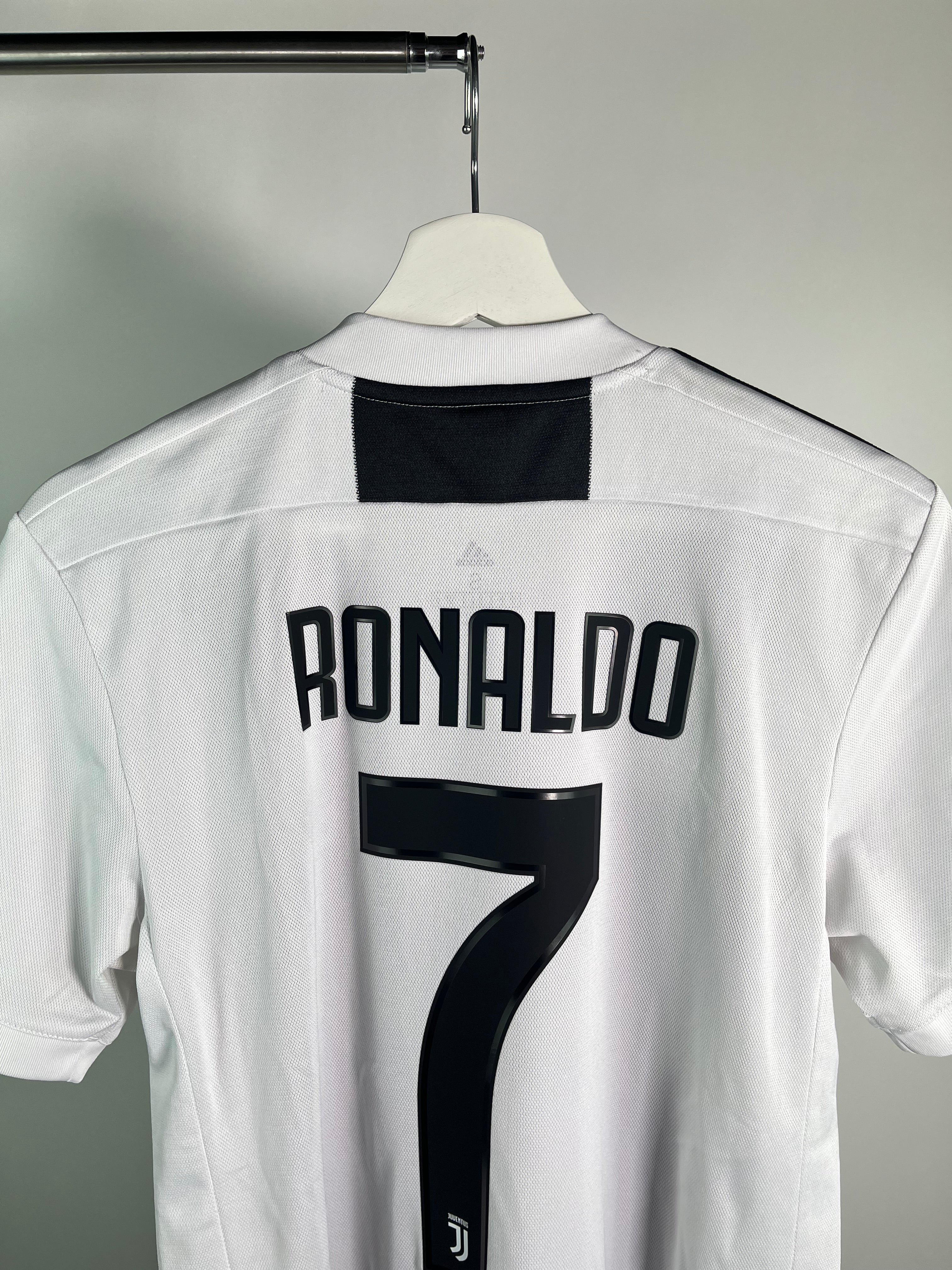 Jersey Juventus Local 2018 2019 Cristiano Ronaldo (S)