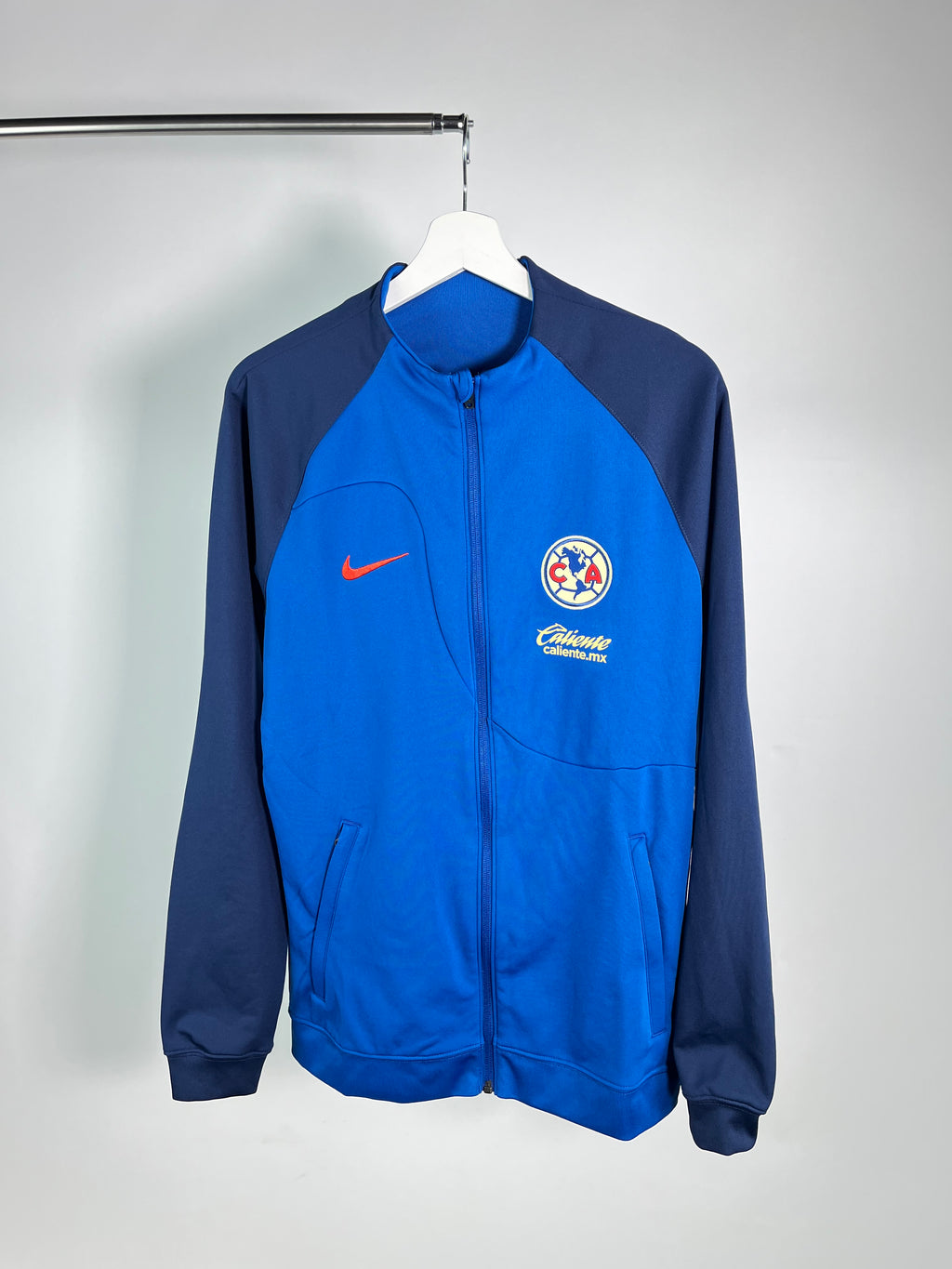 Chamarra Club America 2023 2024 Utilería (S)