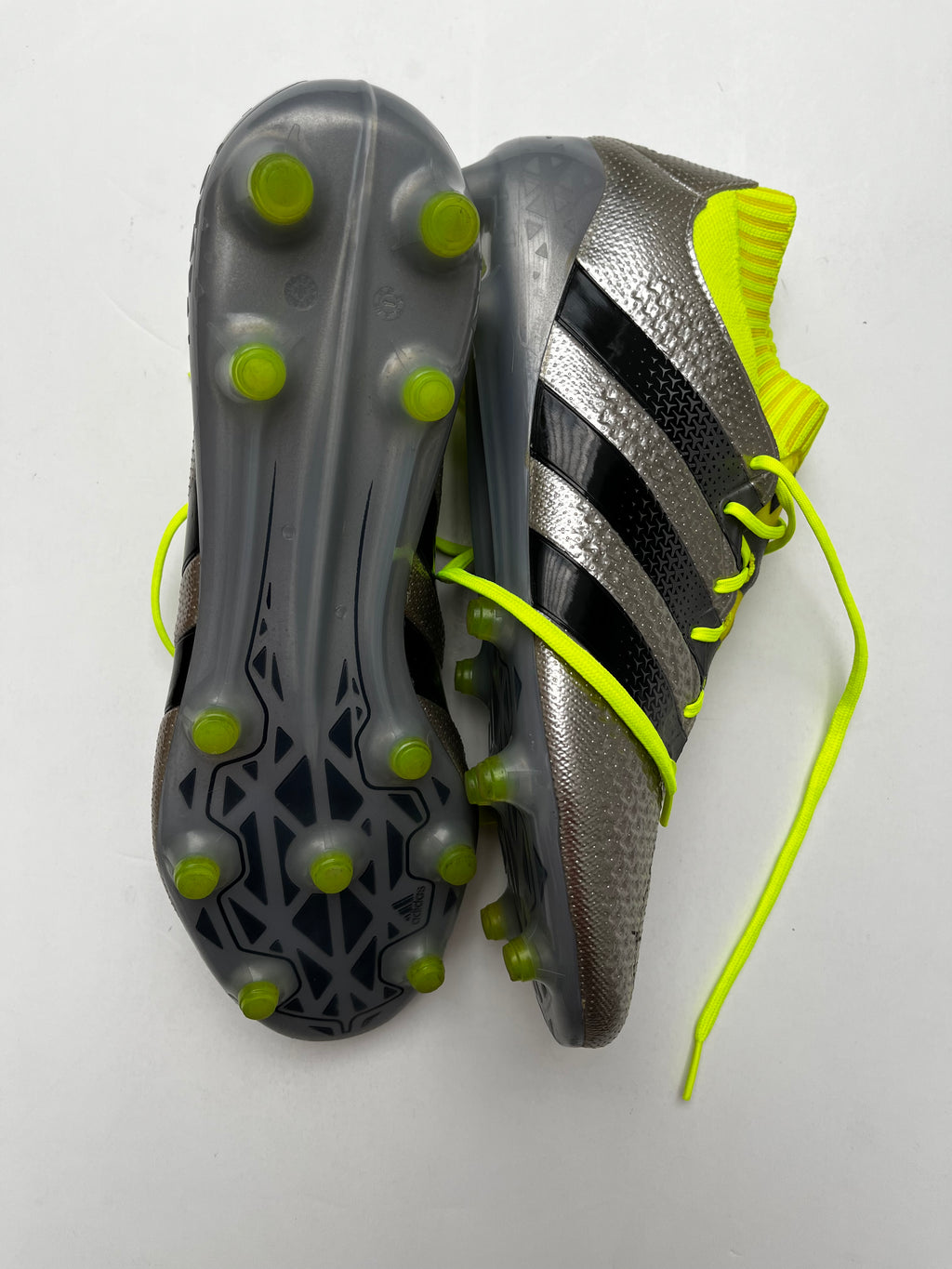 Tacos NSG Andrés Guardado Autografiados *Usados por el Jugador*