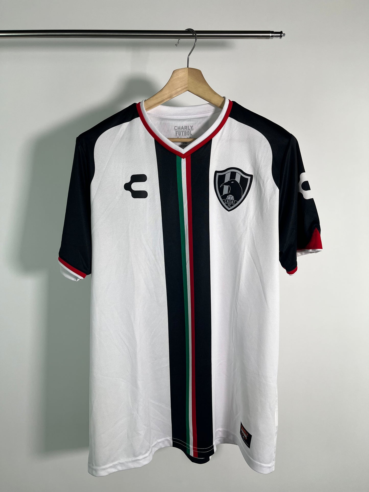 Jersey Club de Cuervos Local 2018 (XL)