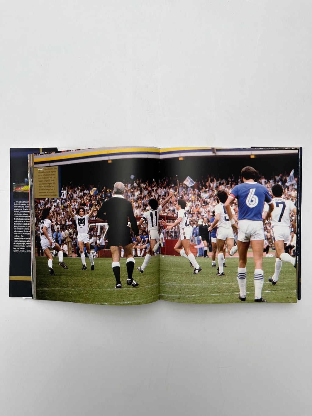 Libro Pumas Campeonatos En Azul y Oro Edición Pasta Dura