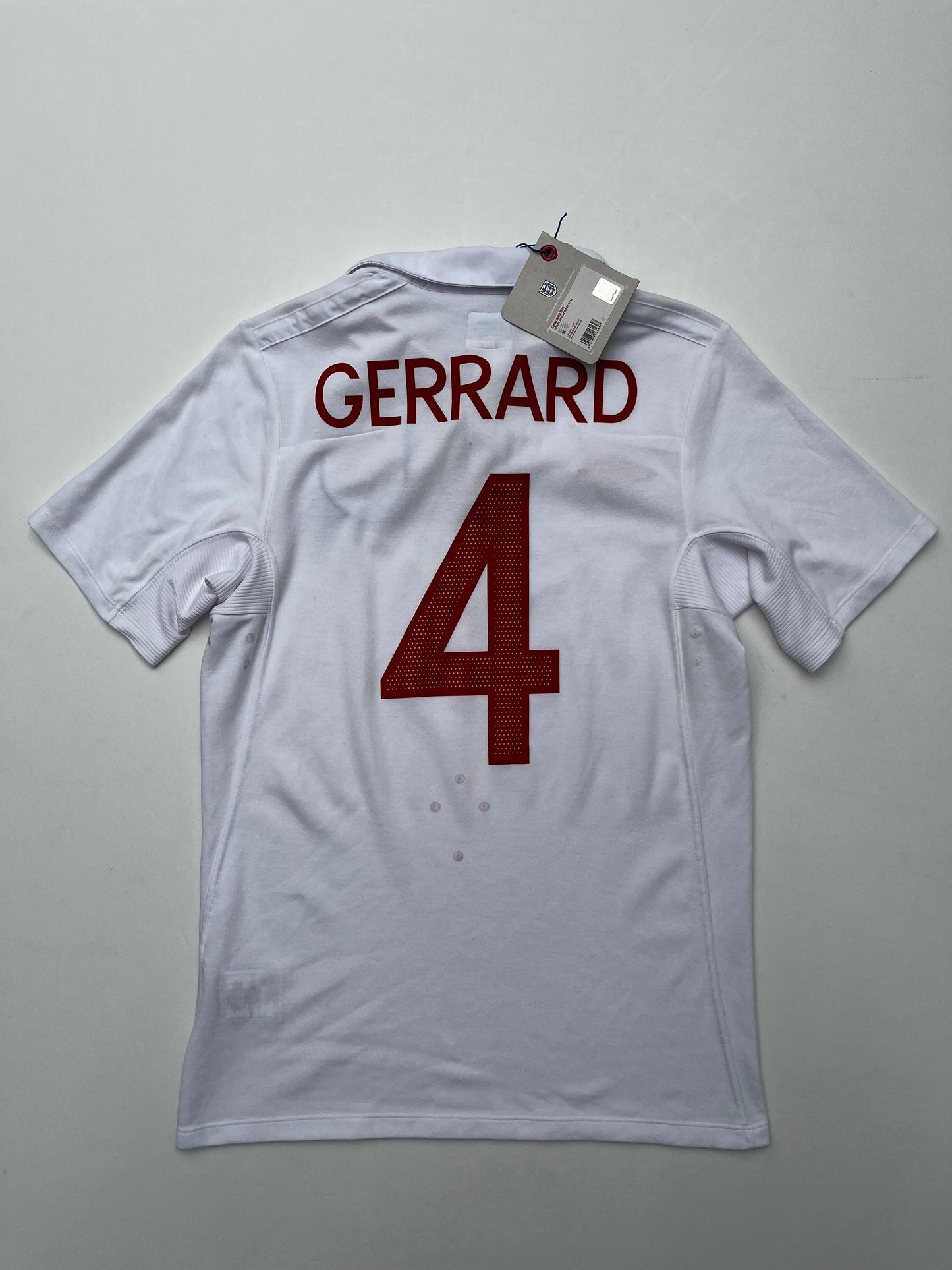 Jersey Inglaterra Local 2010 2011 *C/Etiquetas* Steven Gerrard (S)