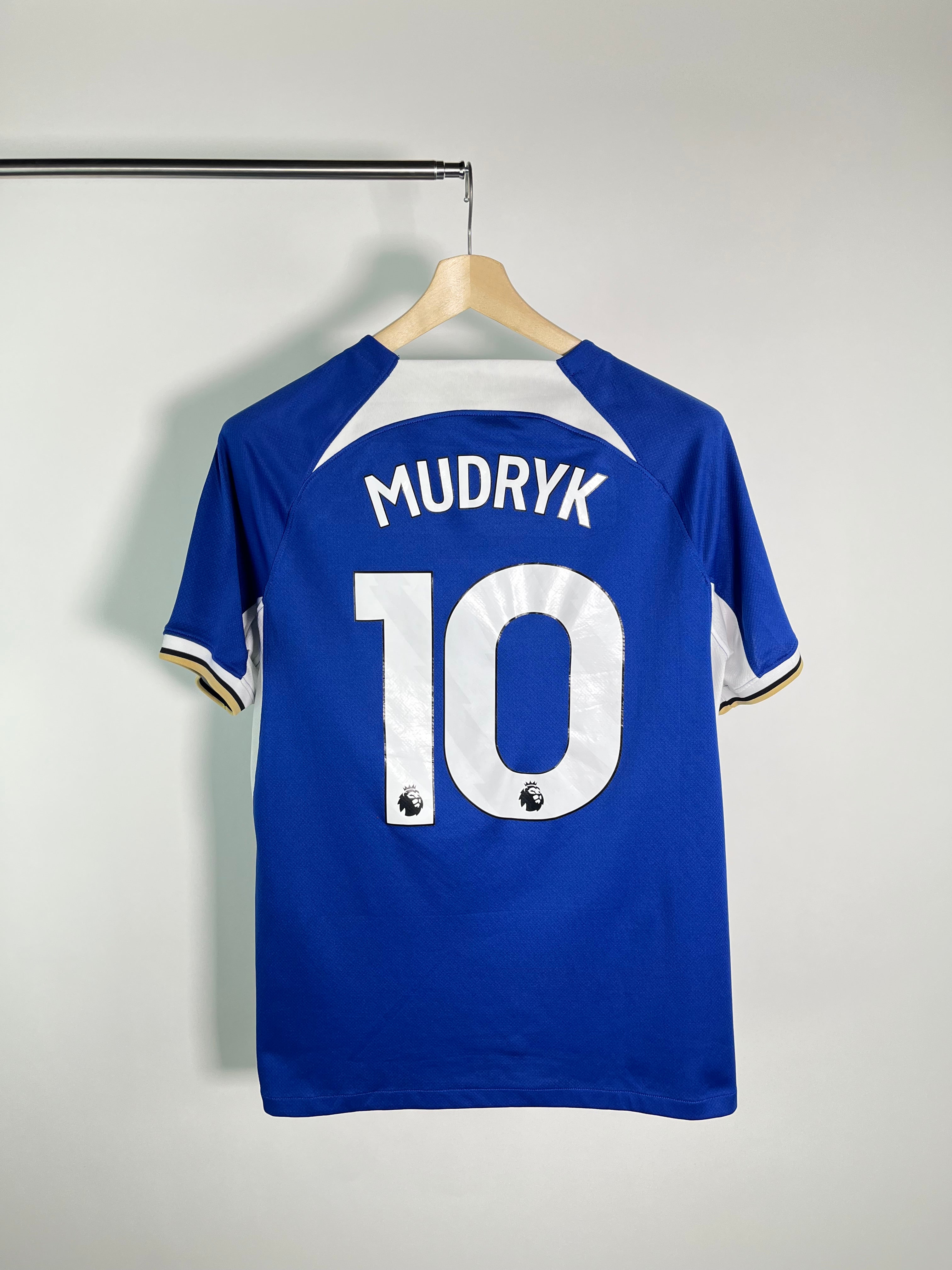 Jersey Chelsea Local 2023 2024 Mijailo Mudryk (L)