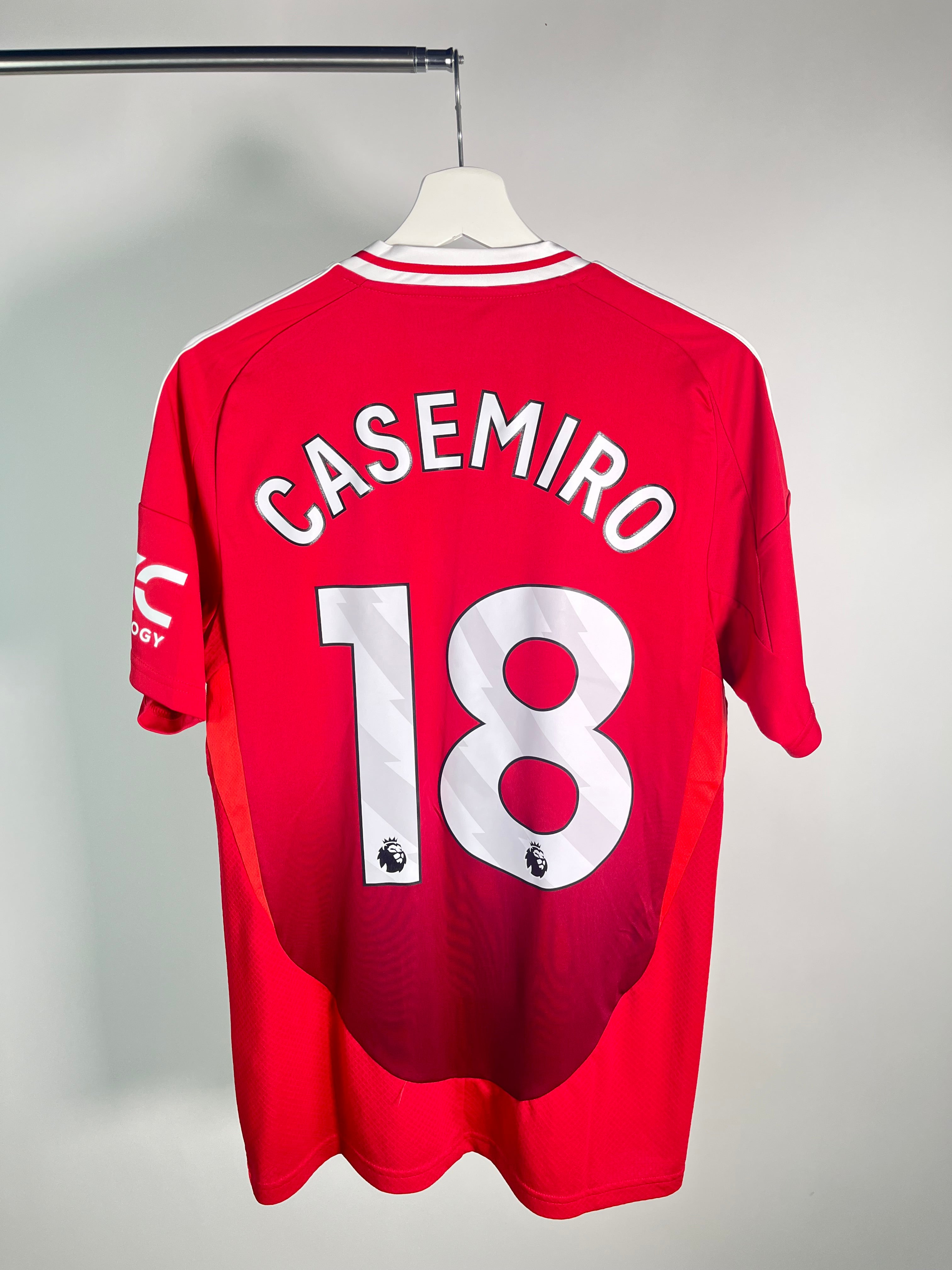 Jersey Manchester United Local 2024 2025 *C/Etiquetas* Casemiro (M)