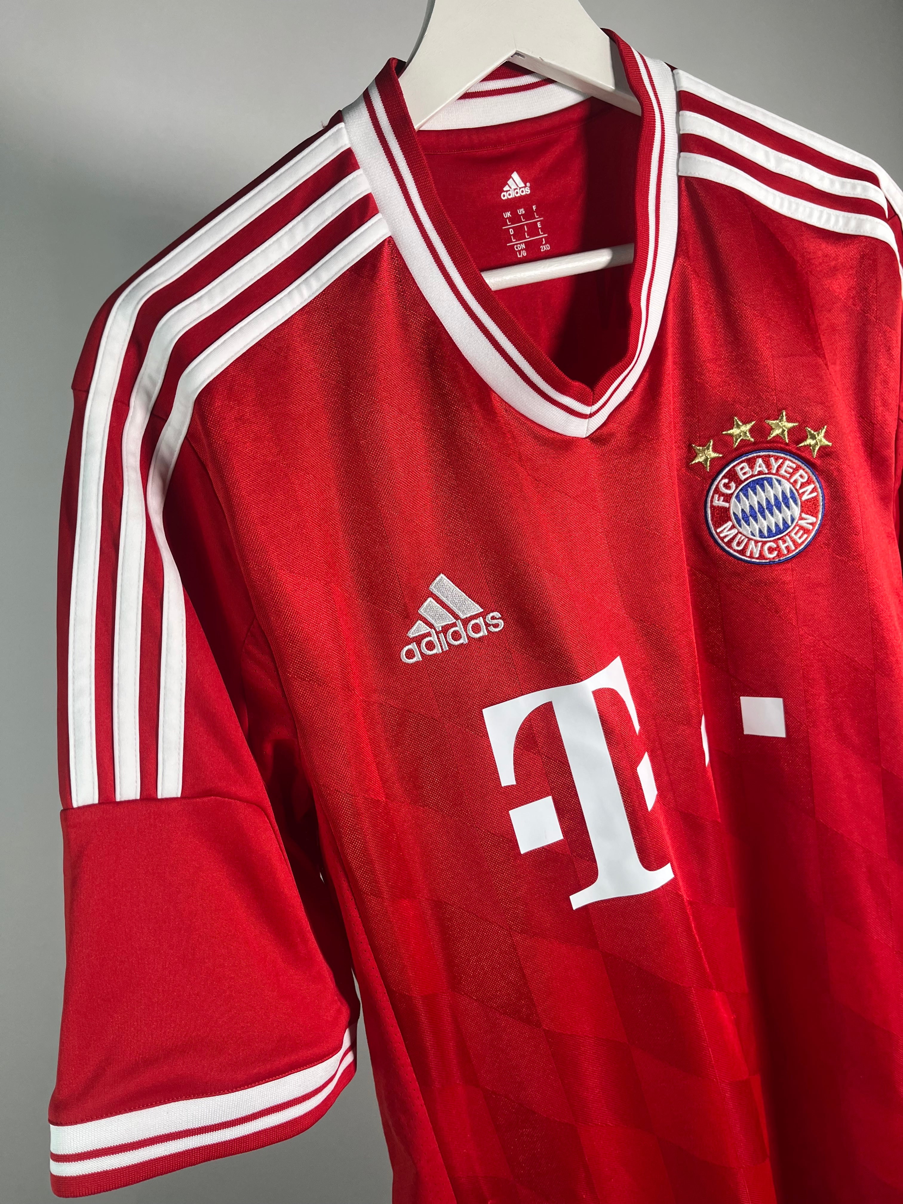 Jersey Bayern Munich Local 2013 2014 Arjen Robben (L)