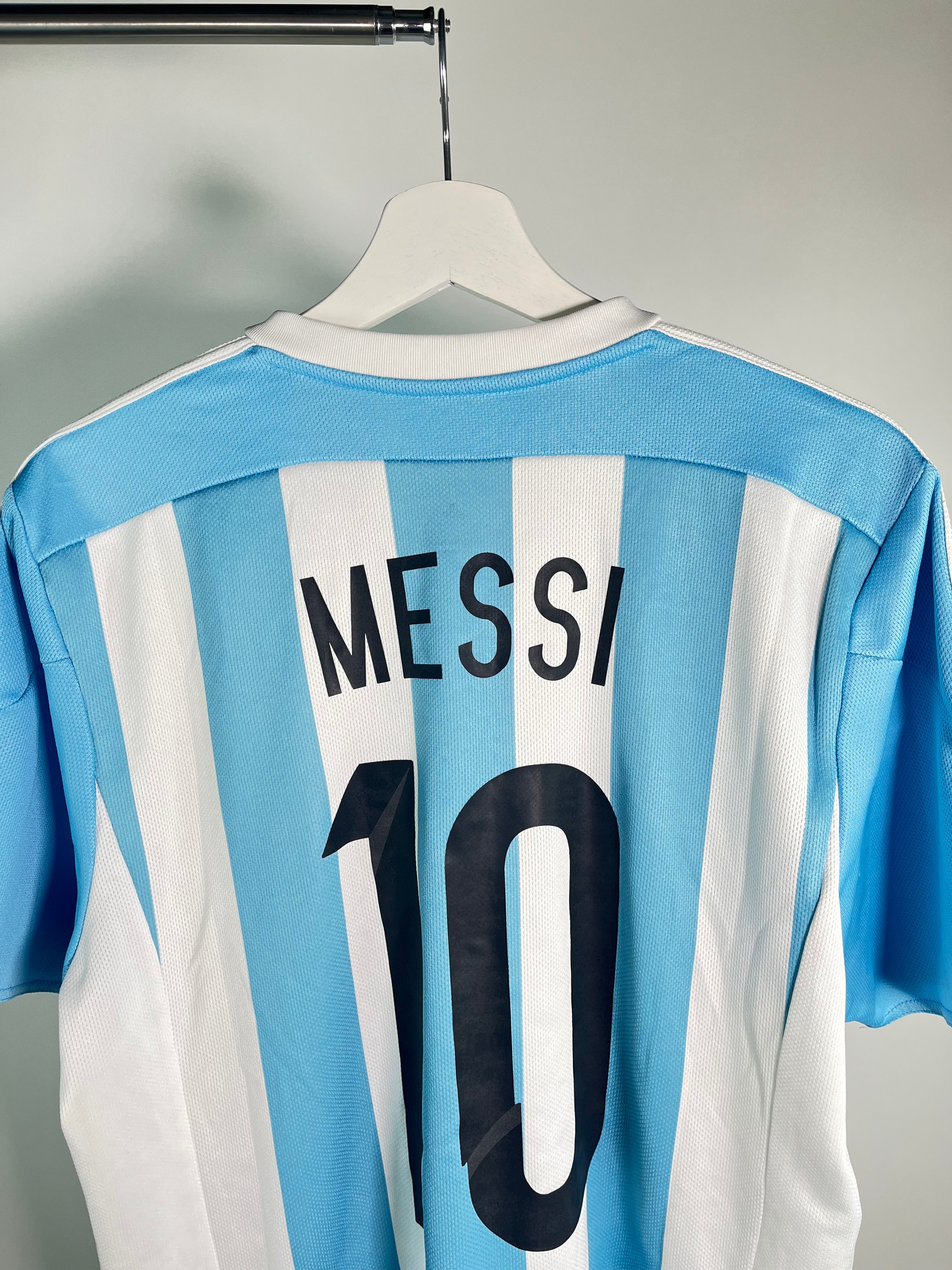 Jersey Argentina Local 2015 2016 Lionel Messi (L)