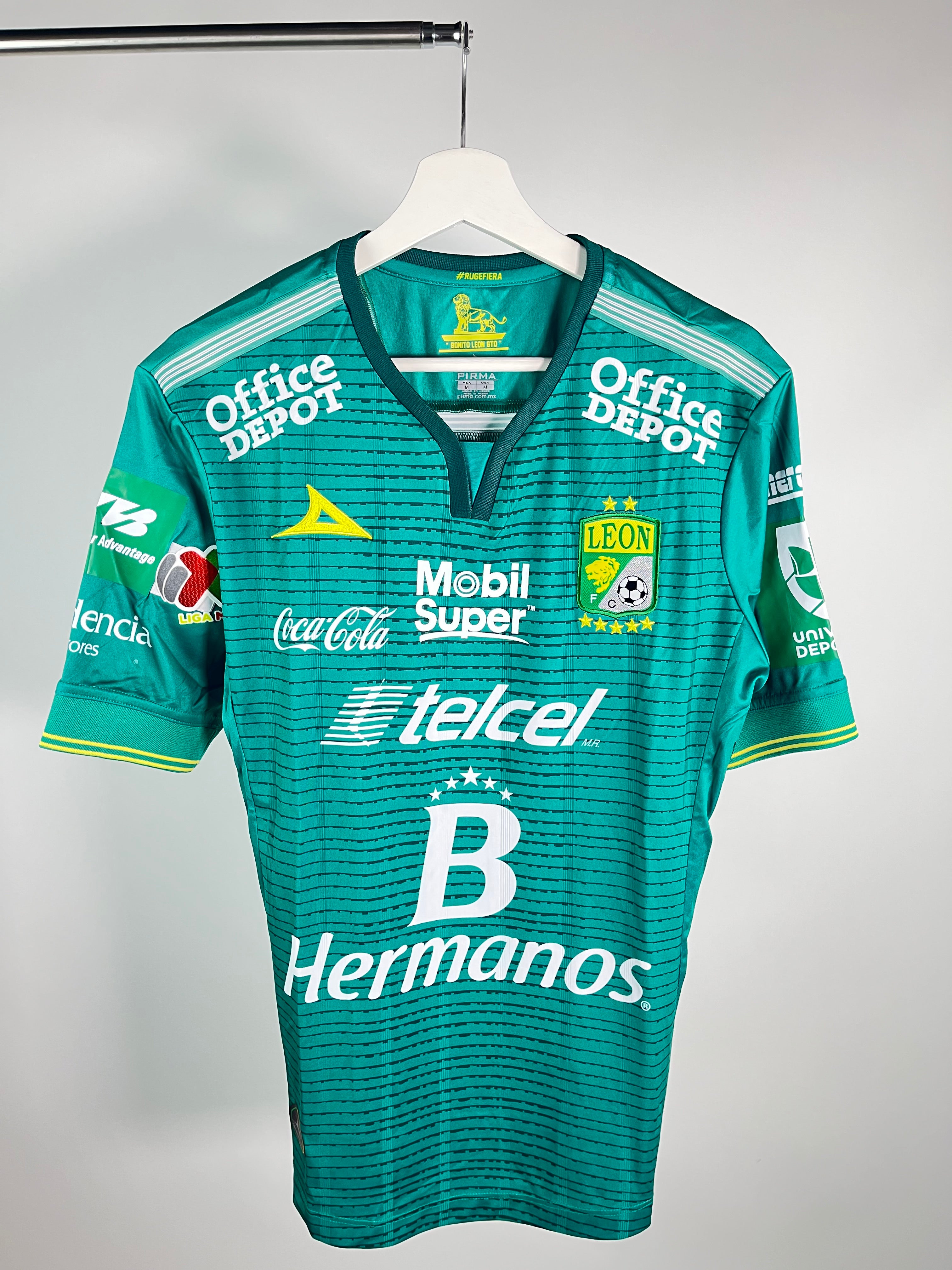Jersey León Local 2015 2016 Match Worn Efraín "Chispa" Velarde (M)