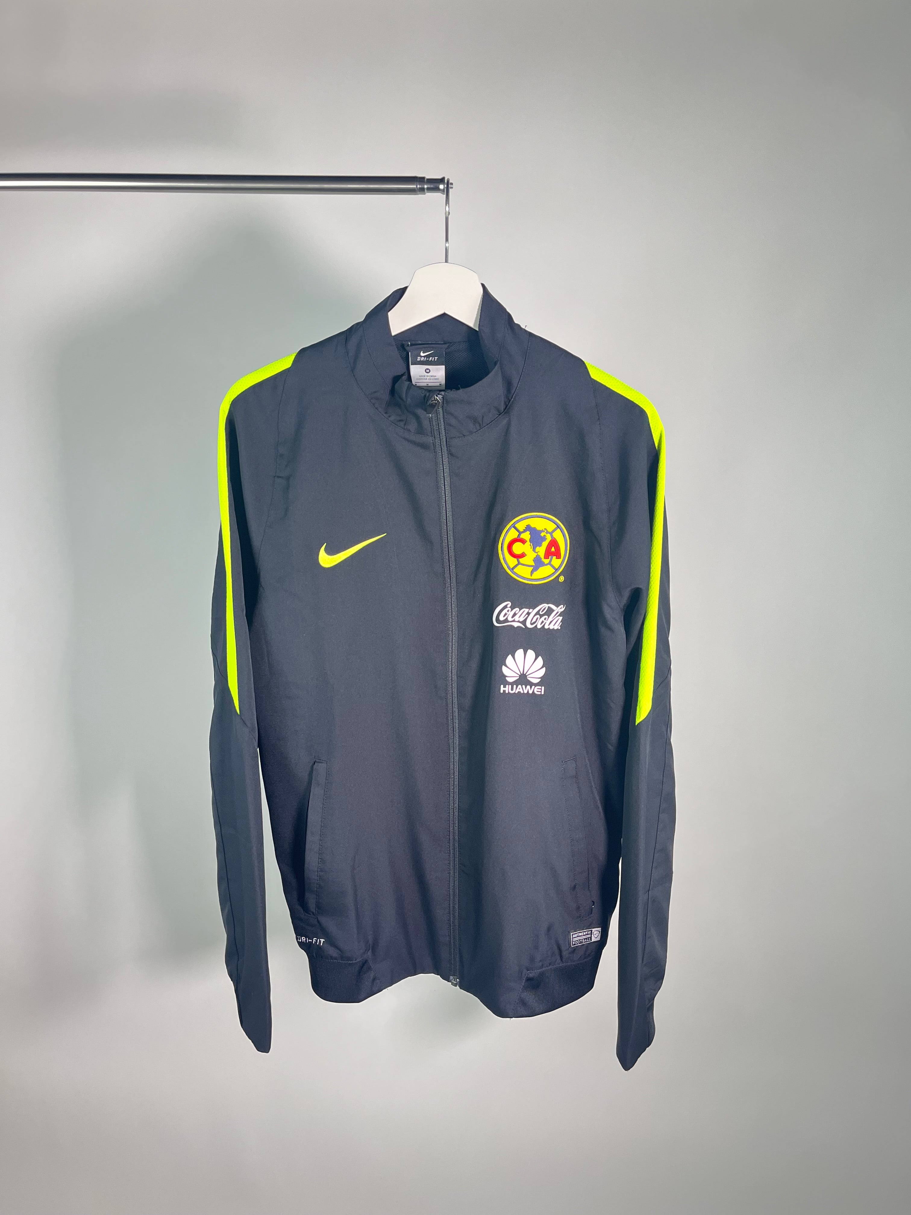 Chamarra Club América 2014 2015 Utilería (M)