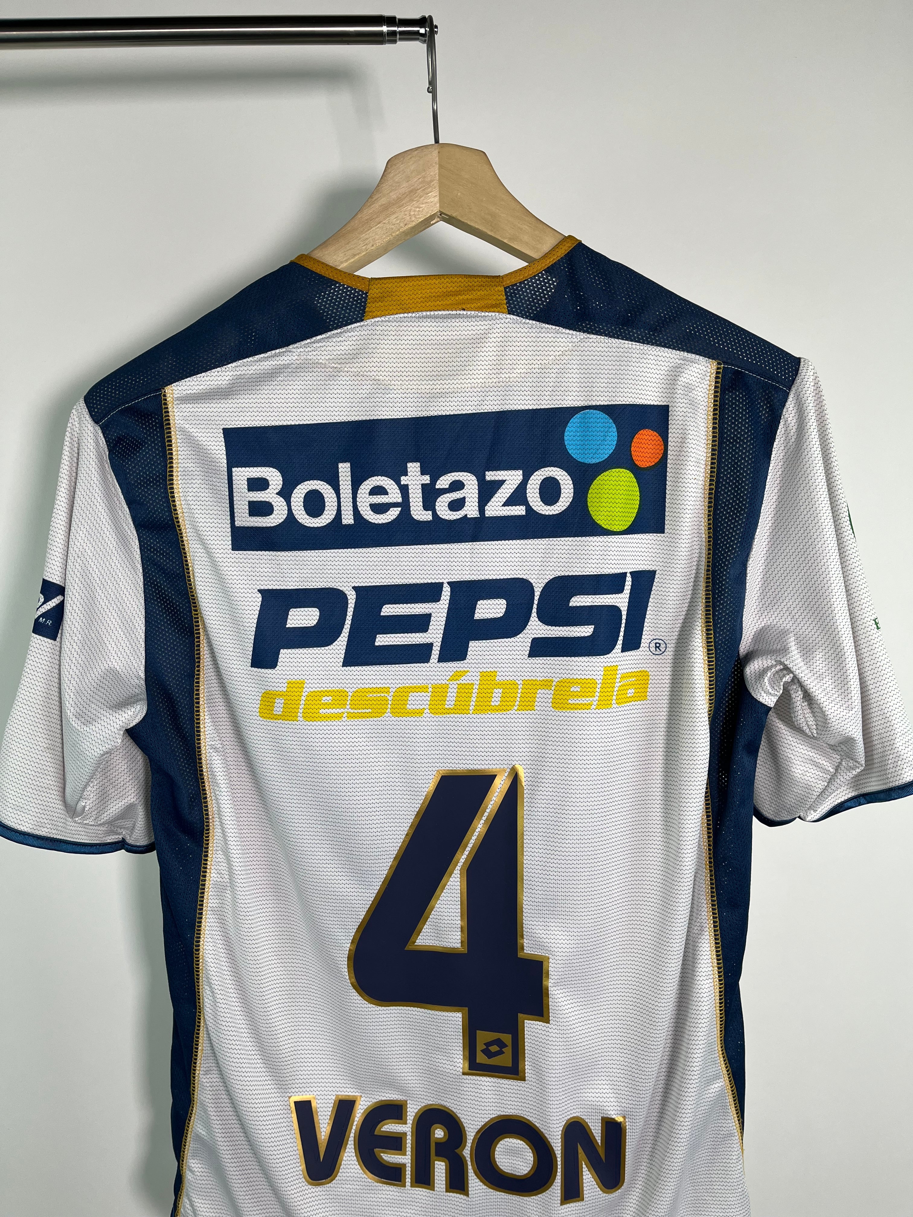 Jersey Pumas Local 2004 2005 Darío Verón (L)