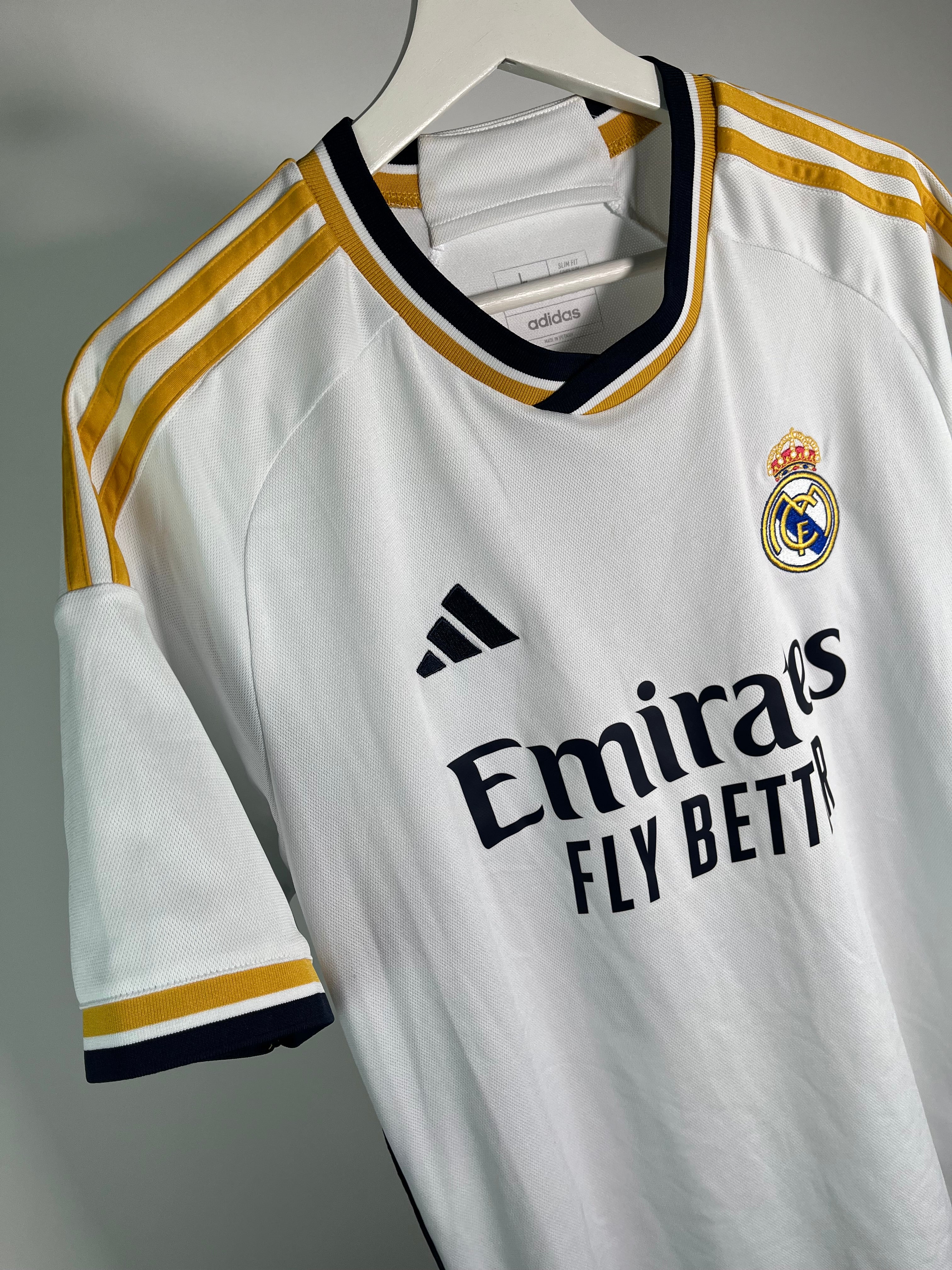 Jersey Real Madrid Local 2023 2024 Luka Modrić (L)