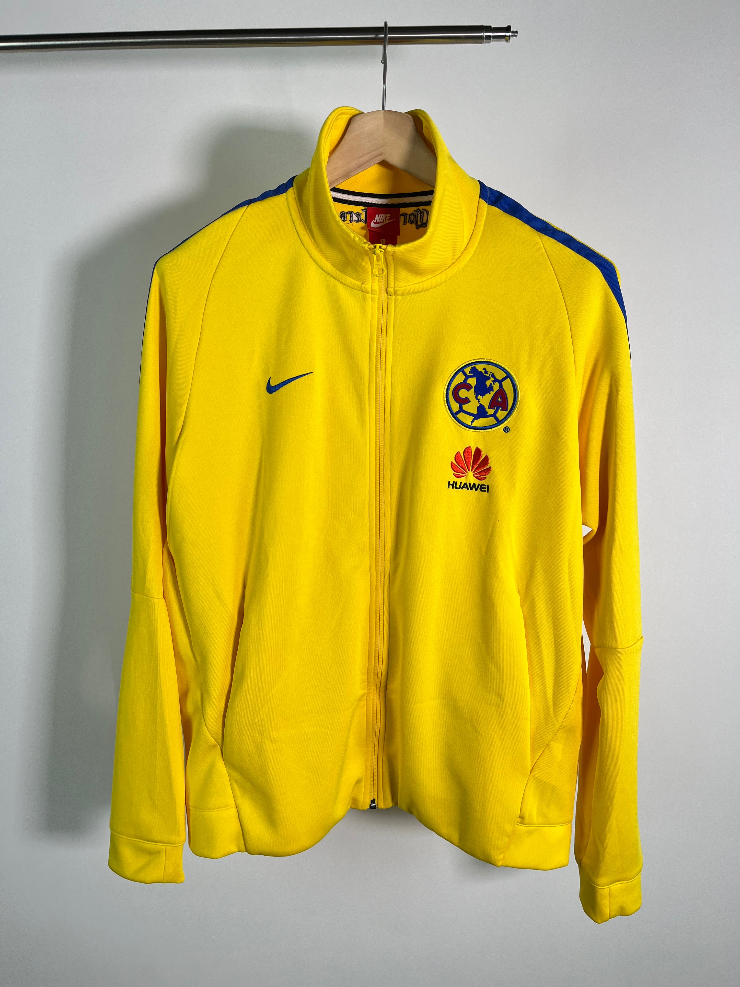 Chamarra Club America 2017 2018 Utilería (L)