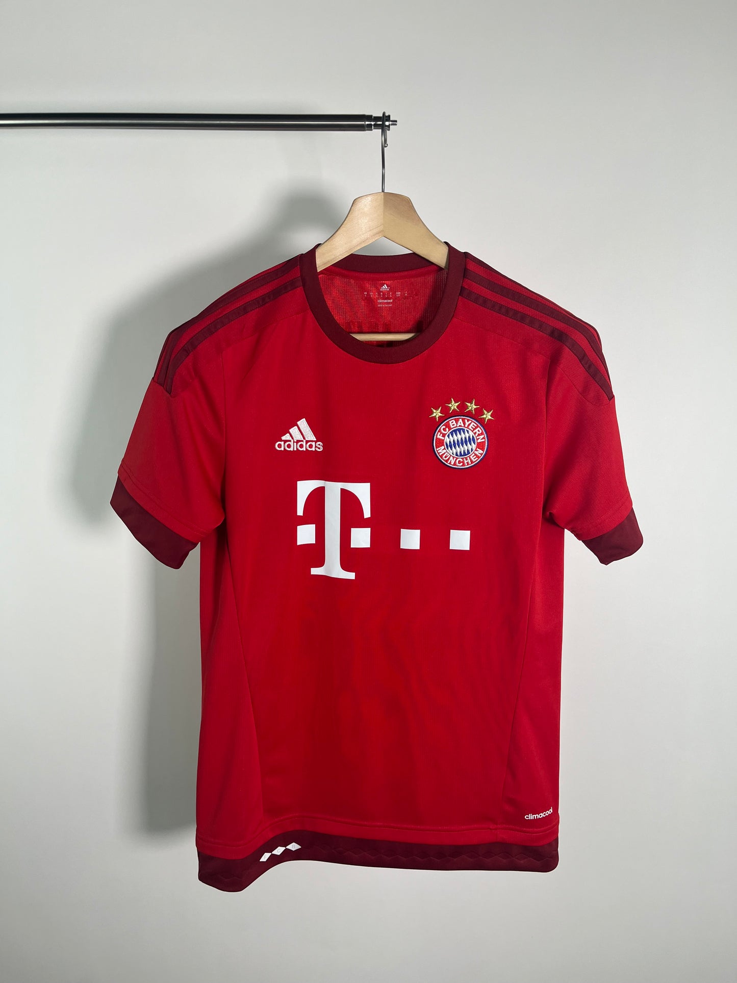 Jersey Bayern Munich Local 2015 2016 Arjen Robben (S)