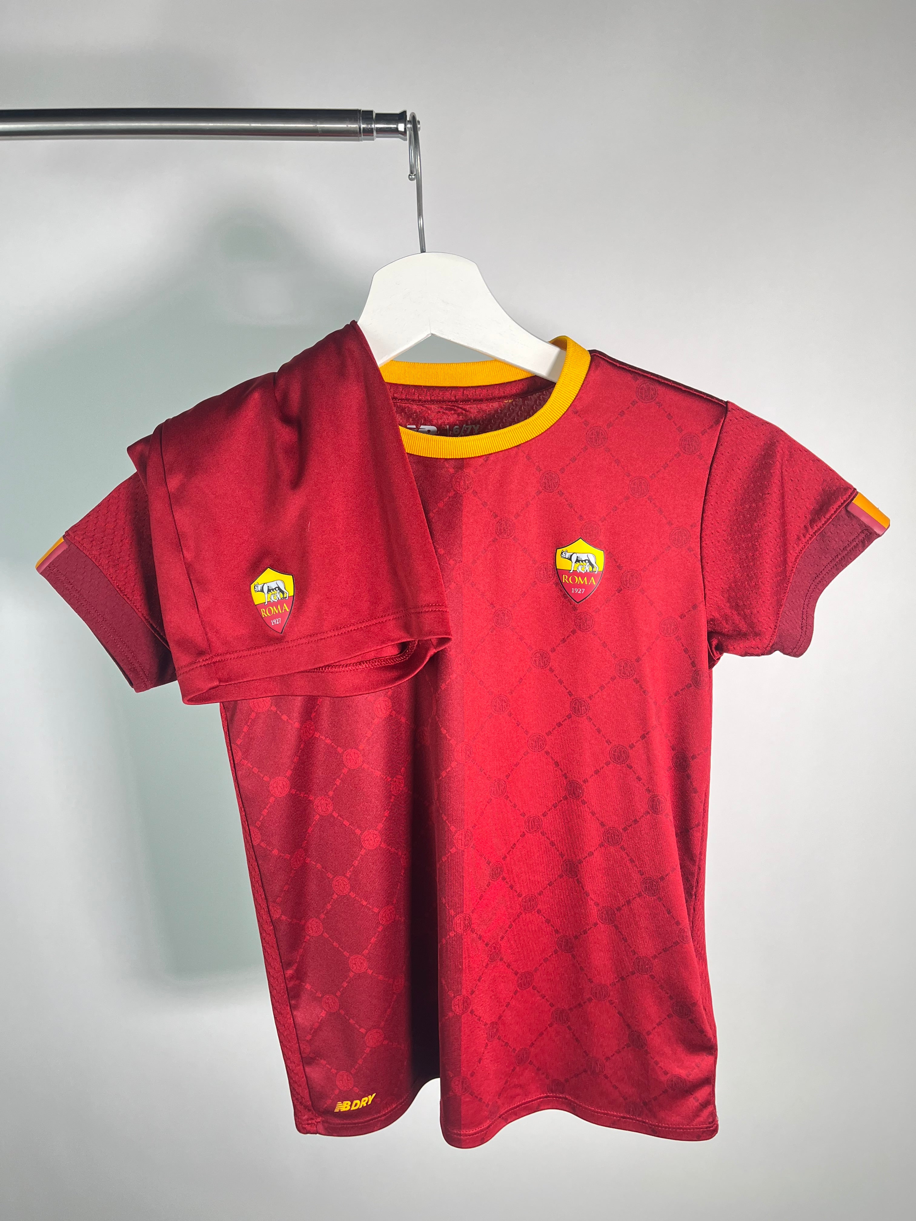 Jersey Roma Local 2022 2023 *Incluye Short* (S Niño)