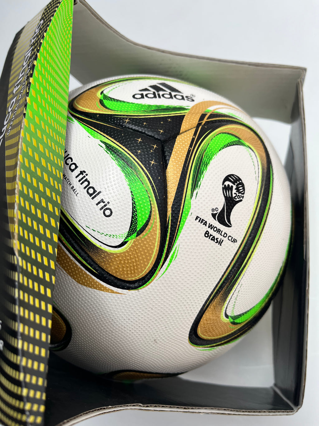 Balón Mundial “Brazuca Final Río” 2014 Match Ball Con Caja OMB (Talla 5)