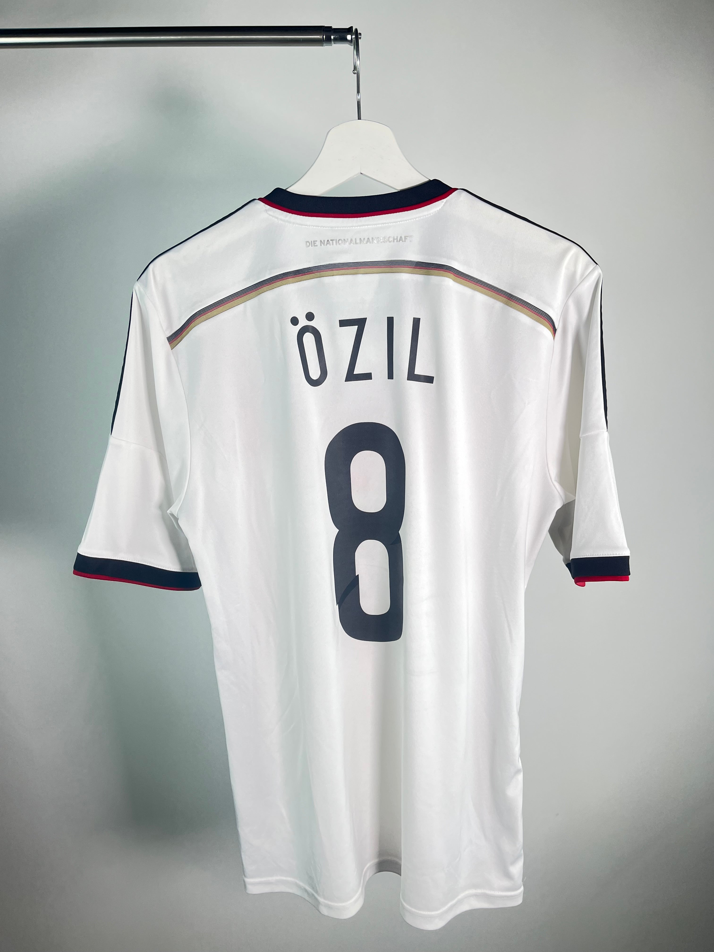 Jersey Alemania Local 2014 2016 Mesut Ozil (M)
