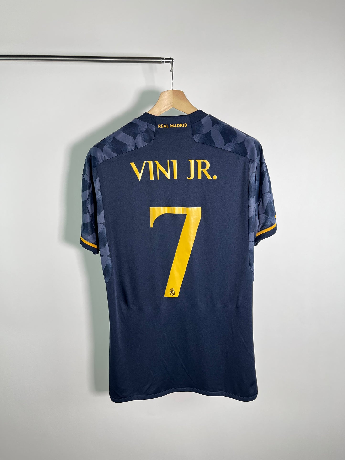 Jersey Real Madrid Visita 2023 2024 Vinícius Júnior  (L)