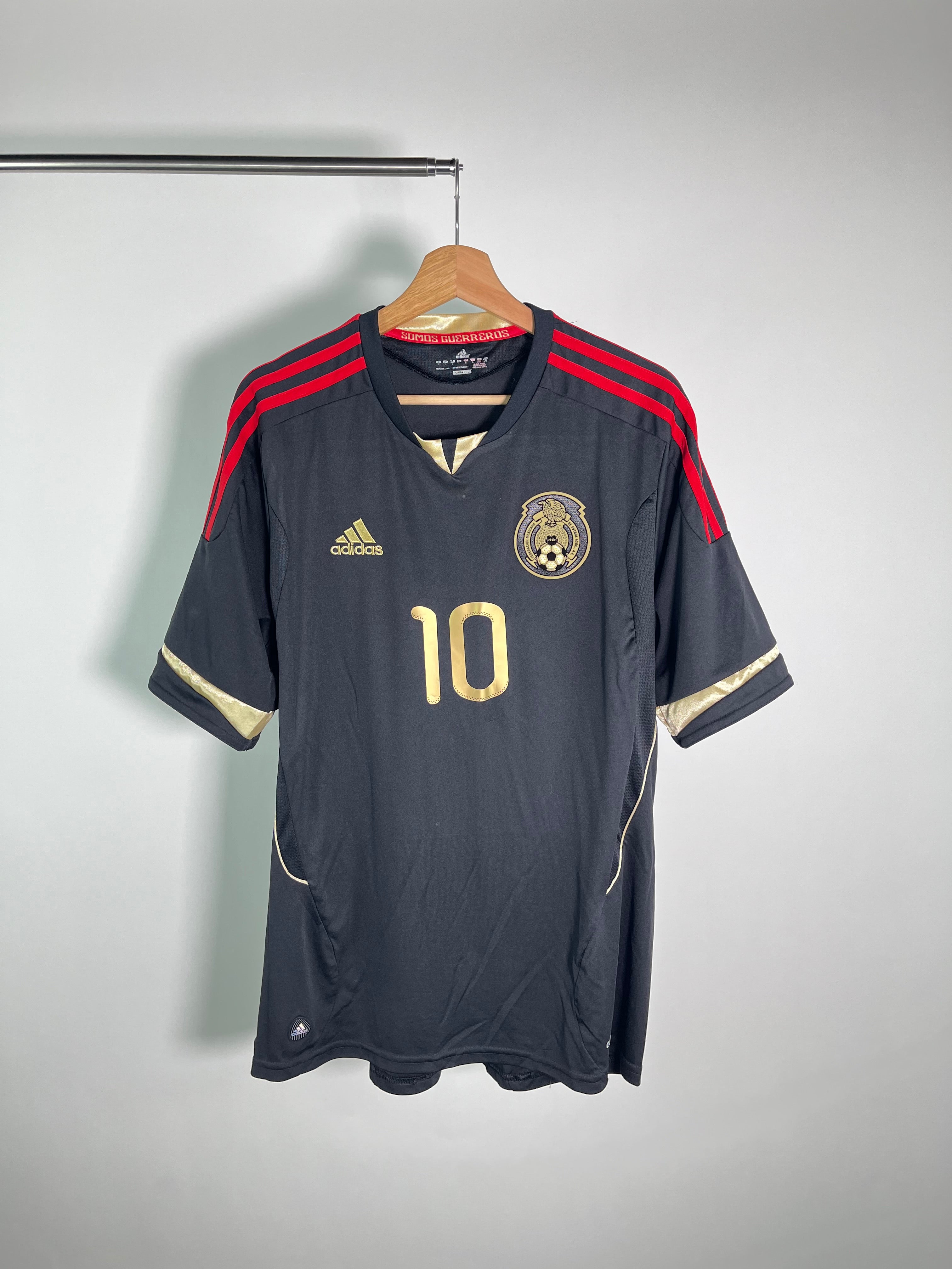 Jersey México Visita 2011 2013 Giovani dos Santos (L)