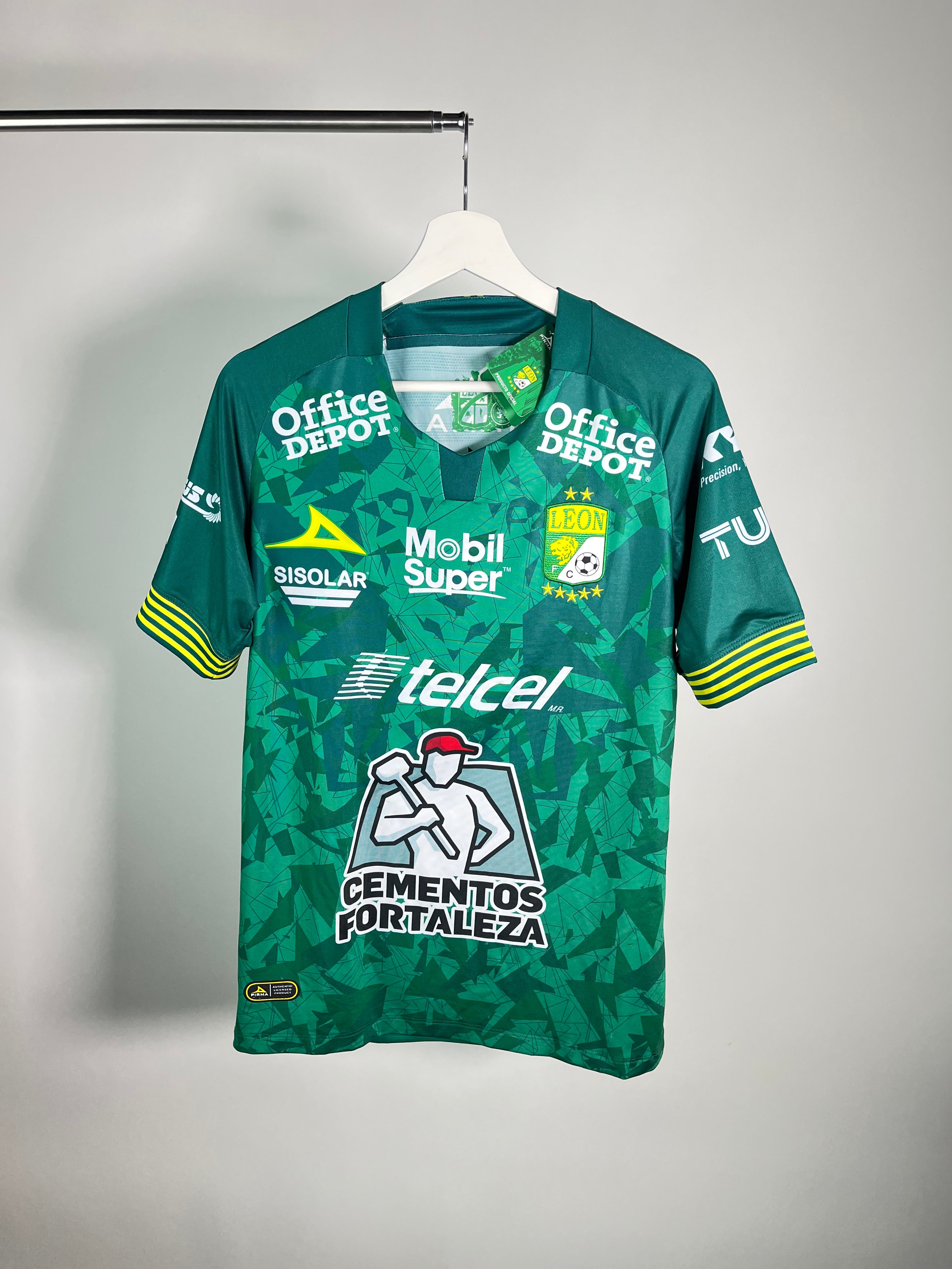 Jersey León Local 2019 2020 Aurografiada  Emmanuel Gigliotti *C/Etiquetas* (M)