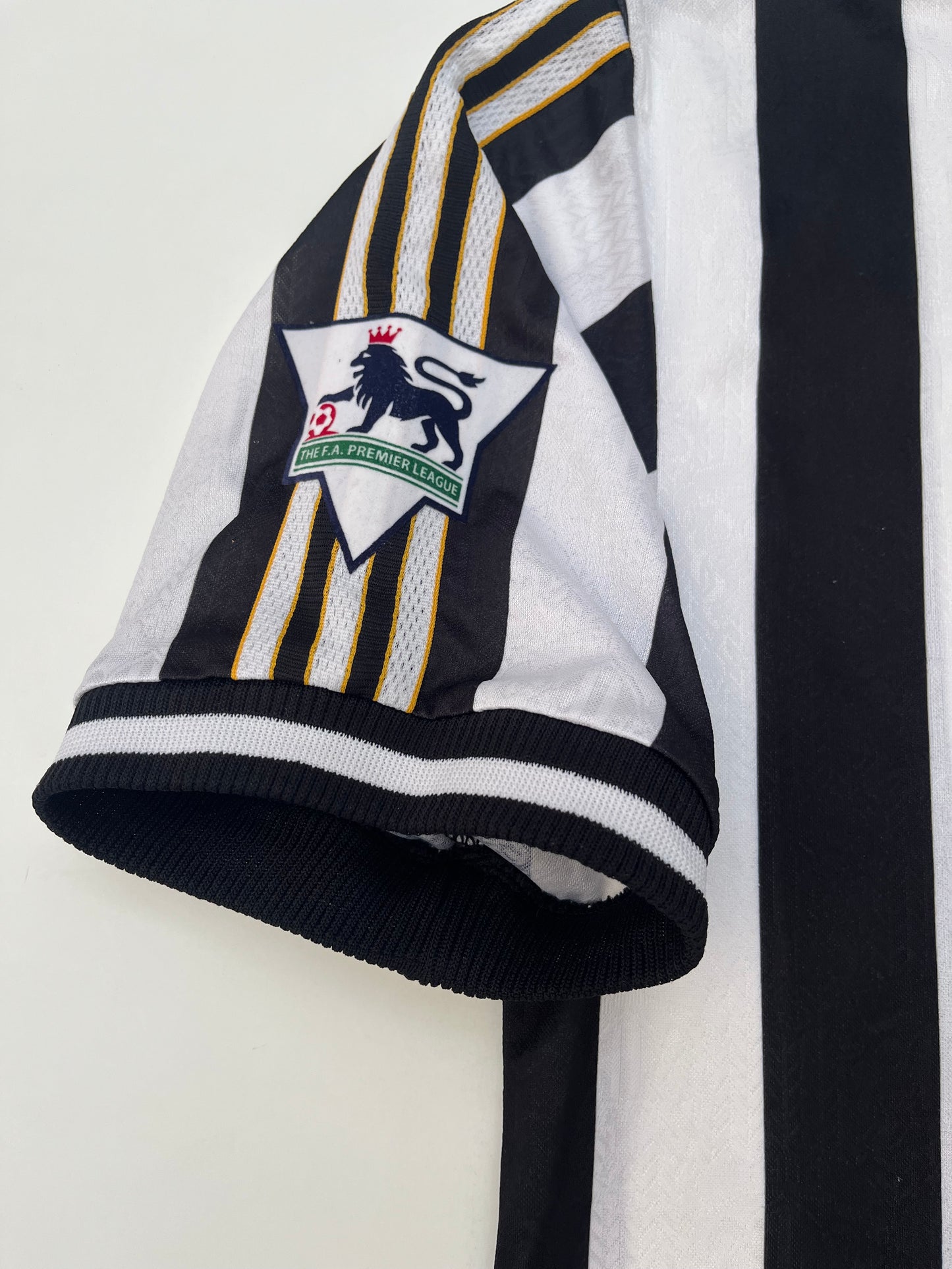 Jersey Newcastle United Local 1997 1998 Alan Shearer (M)