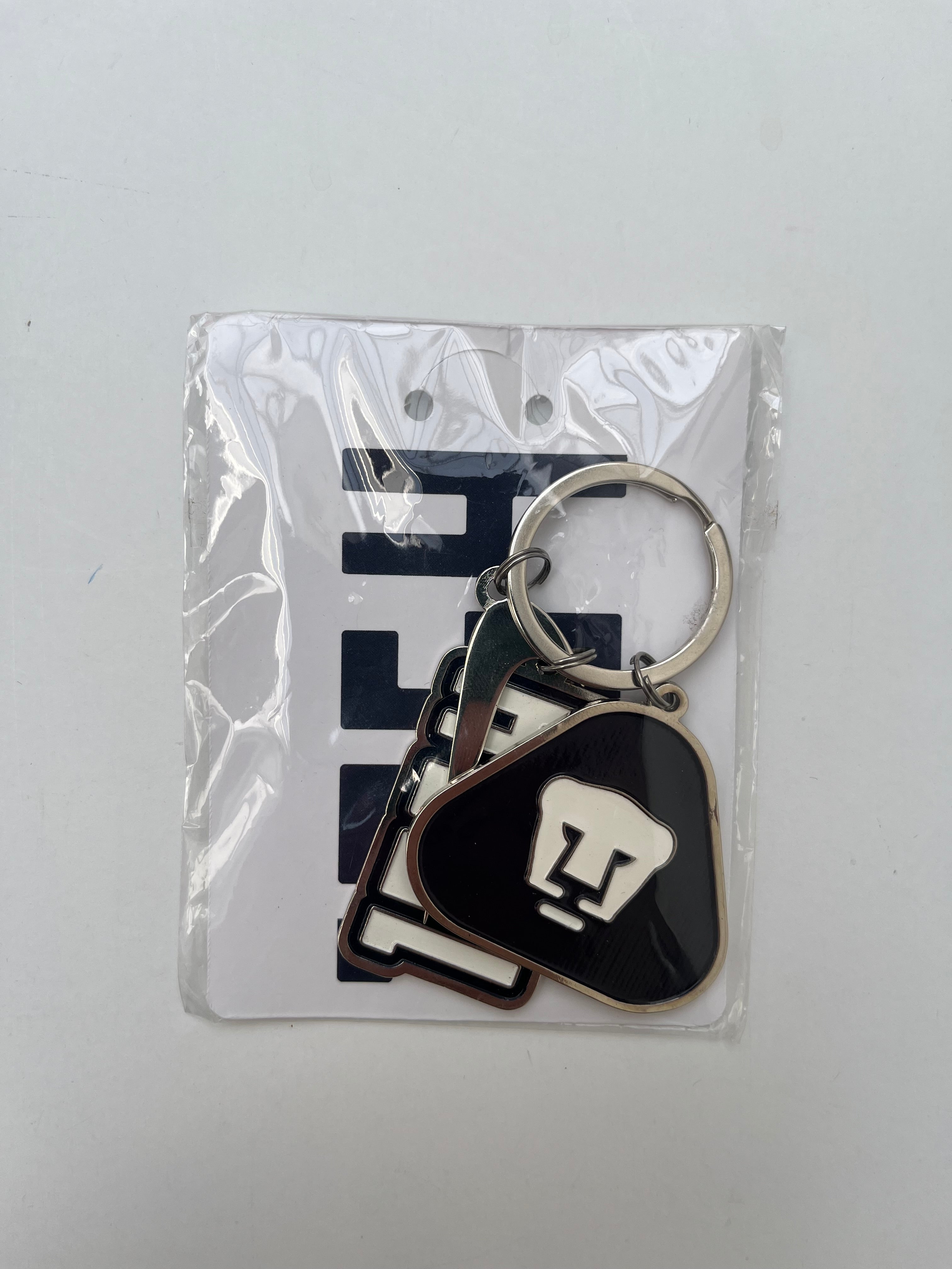 Chamarra Pumas 2024 2025 *C/Etiquetas* Incluye Llavero Edición Especial (M)