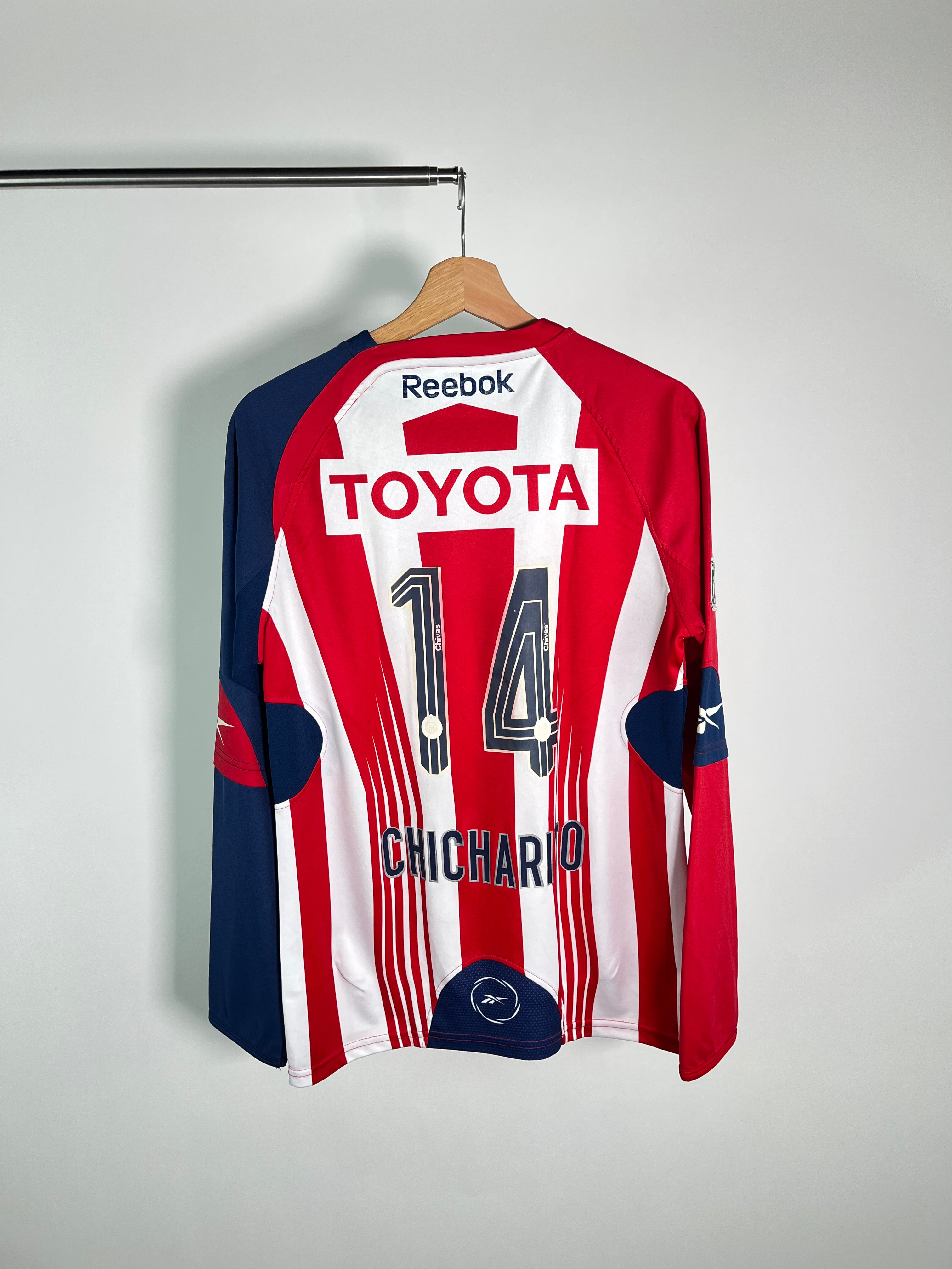 Jersey Chivas Local 2010 2011 Manga Larga Autografiado por Chicharito (S)