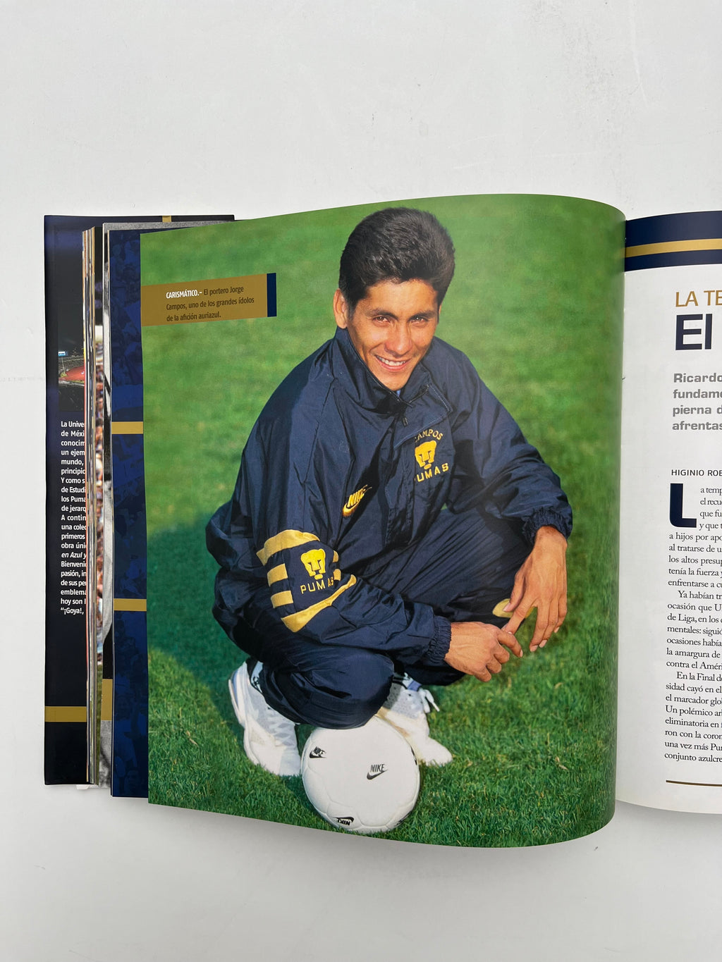 Libro Pumas Campeonatos En Azul y Oro Edición Pasta Dura