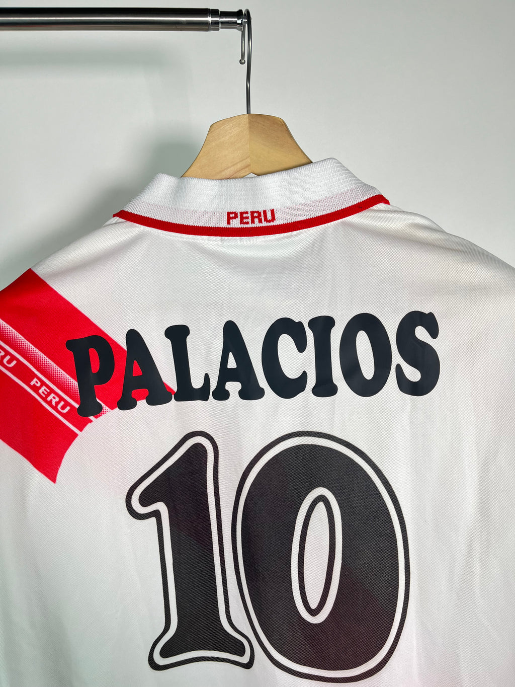 Jersey Peru Local 2000 2002 Roberto Palacios (L)