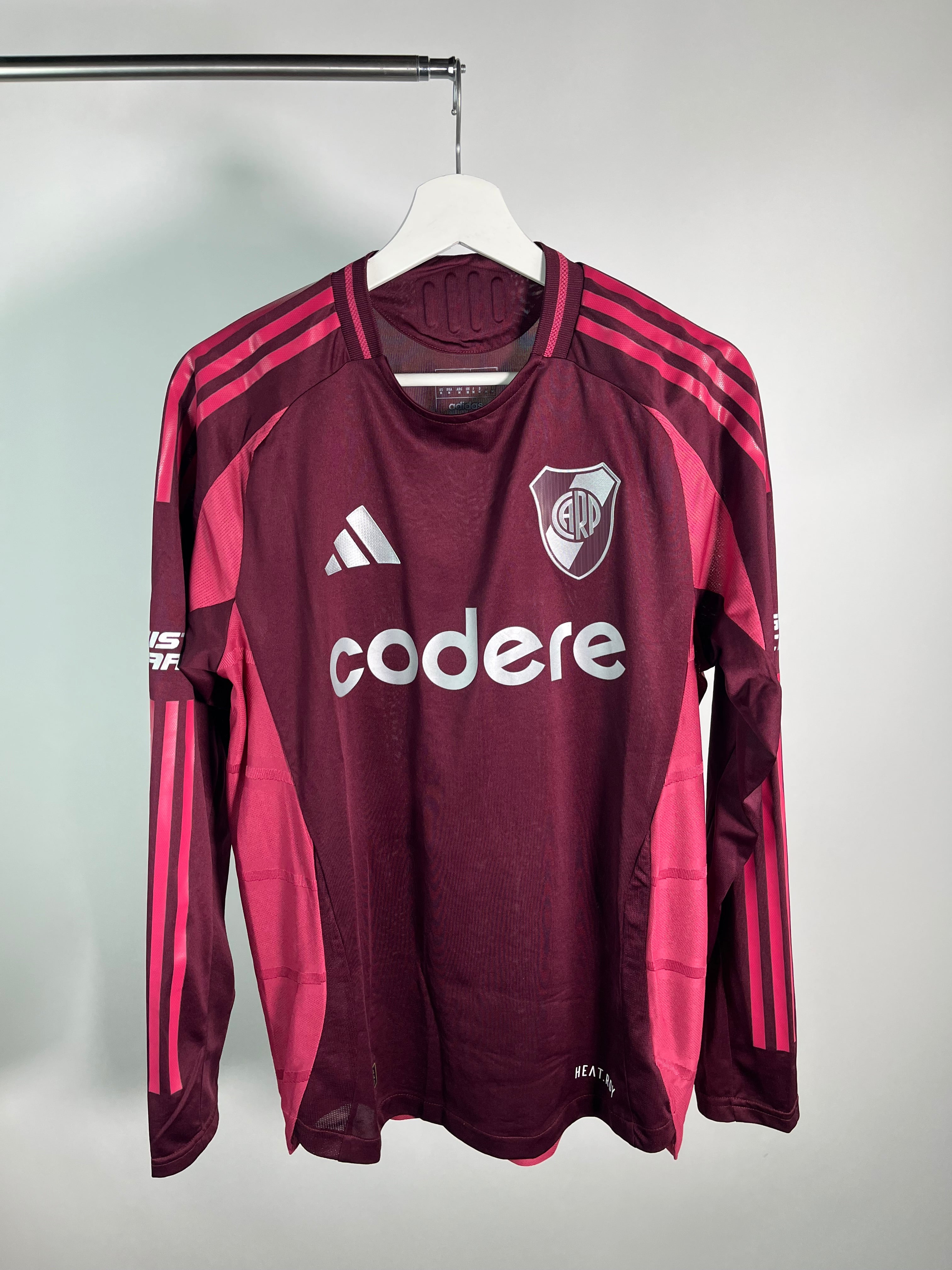 Jersey River Plate Visita 2025 2026 Versión Jugador Manga Larga Franco Mastantuono (M)