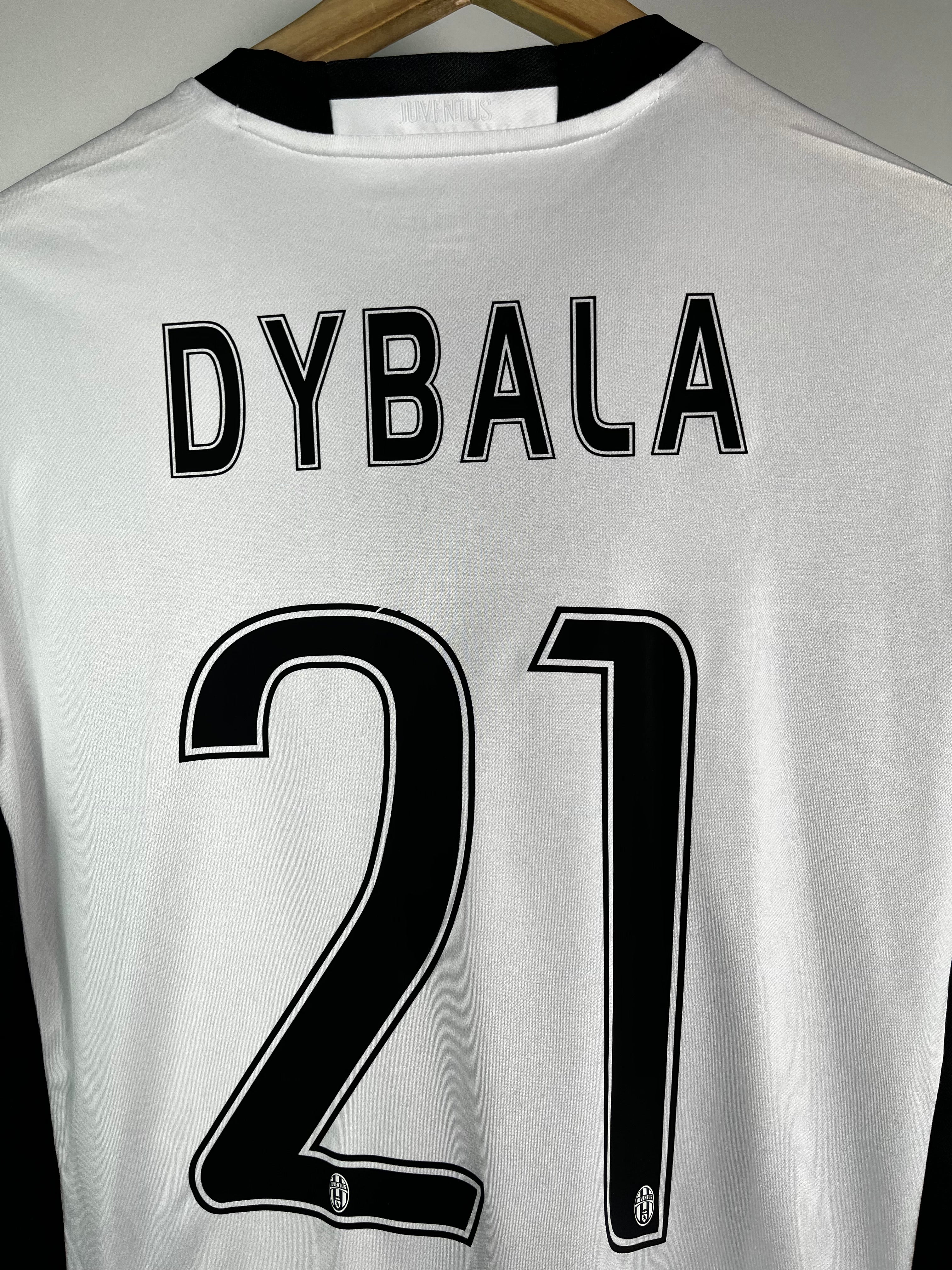 Jersey Juventus Local 2016 2017 Paulo Dybala (L)