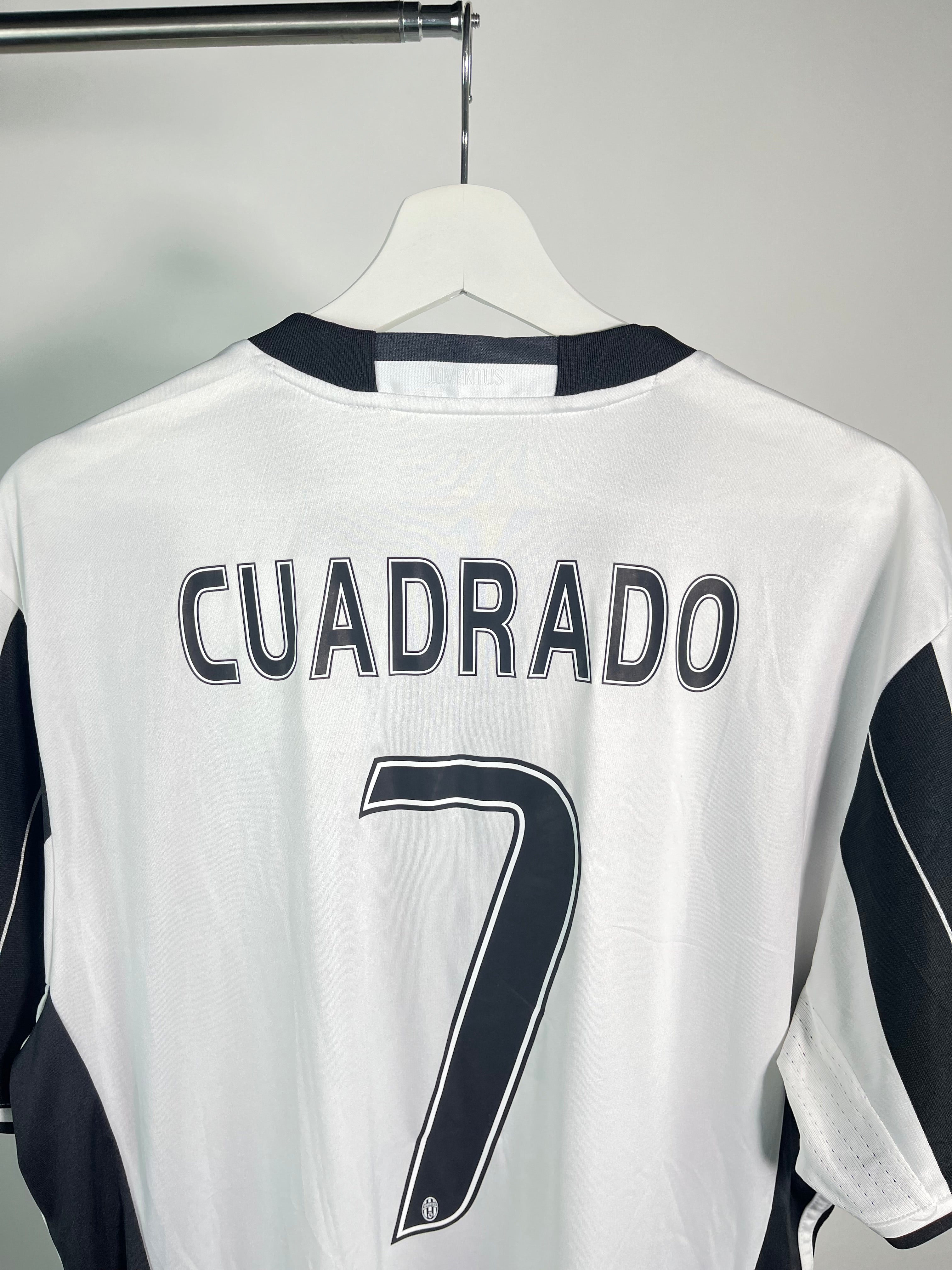 Jersey Juventus Local 2016 2017 Juan Cuadrado (XL)