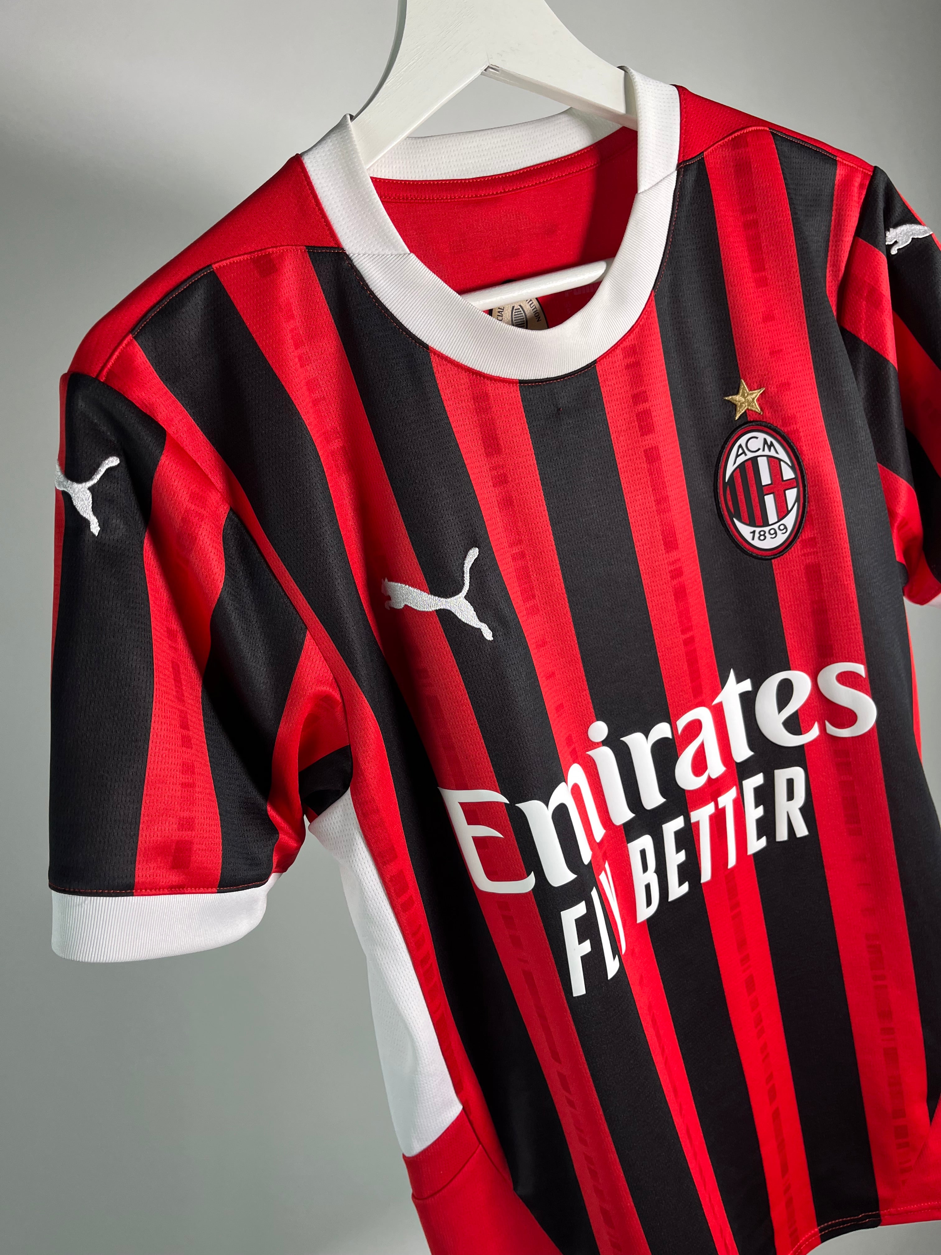Jersey AC Milán Local 2024 2025 Santiago Giménez (S)