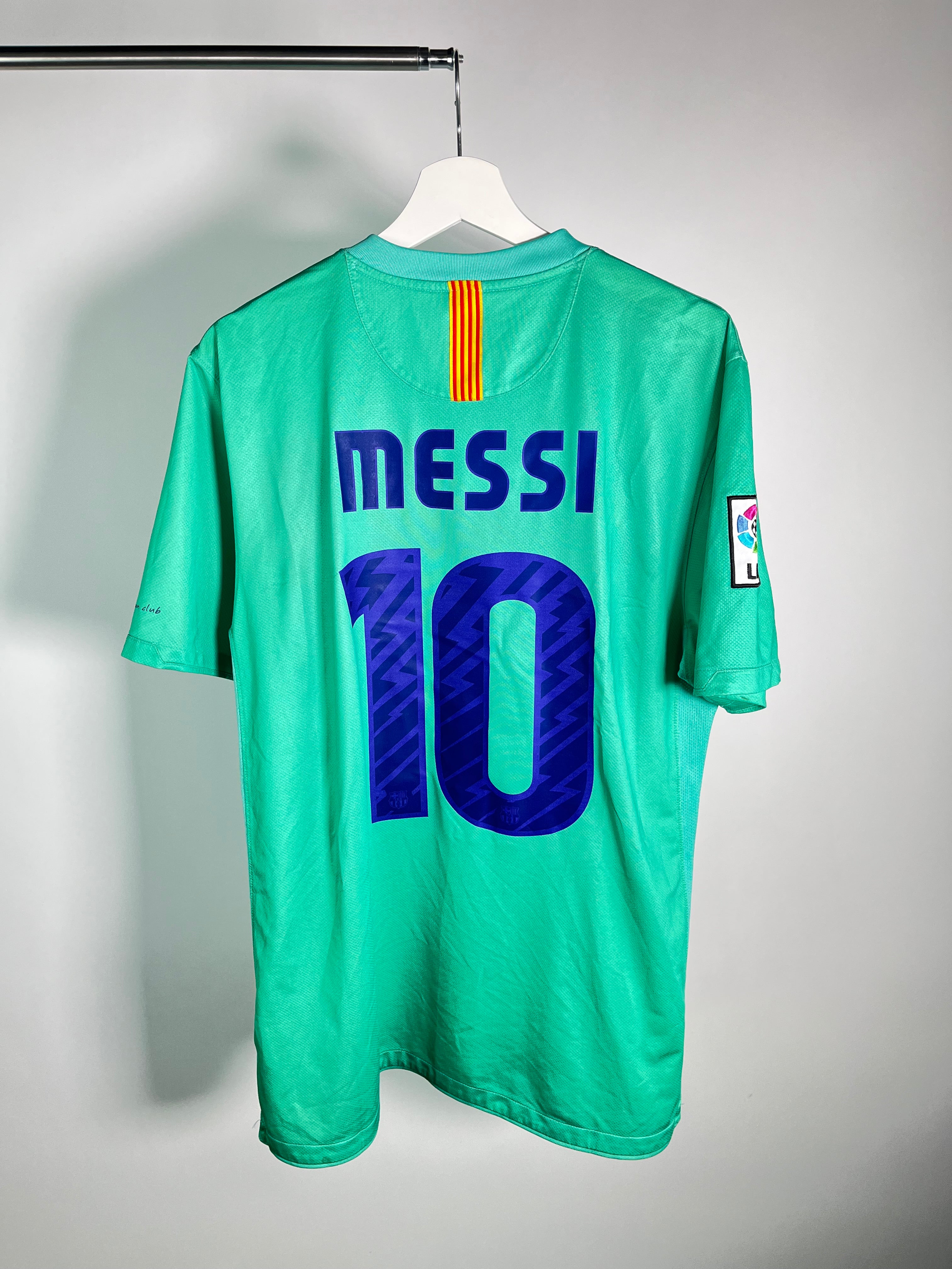 Jersey Barcelona Visita 2010 2011 Lionel Messi (L)