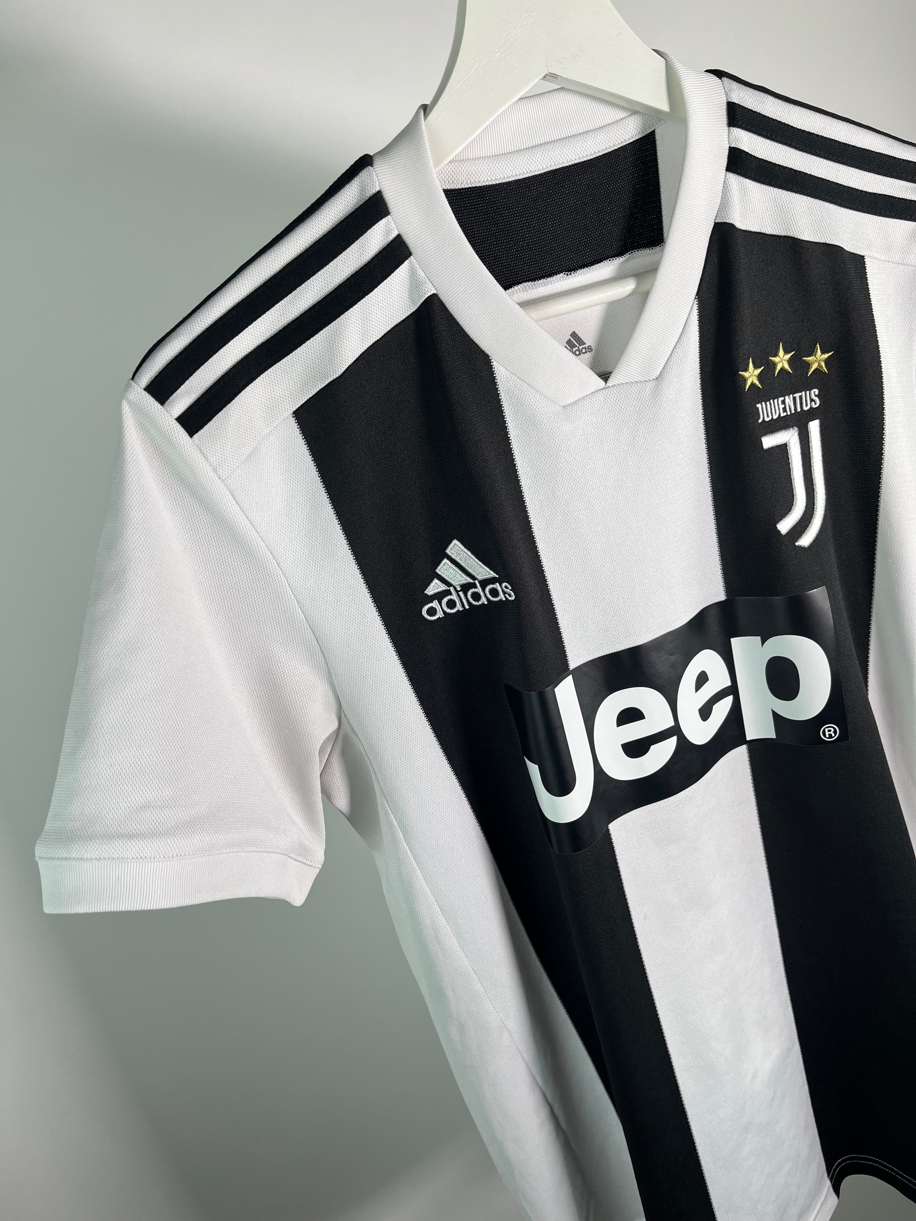 Jersey Juventus Local 2018 2019 Cristiano Ronaldo (S)