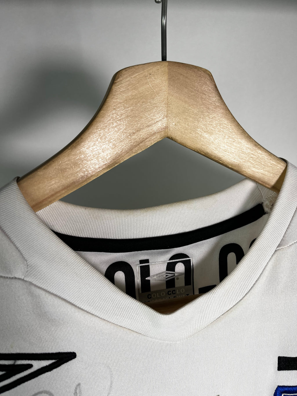 Jersey Colo Colo Local 2011 2012 Match Worn Autografiada Arturo Sanhueza (M)