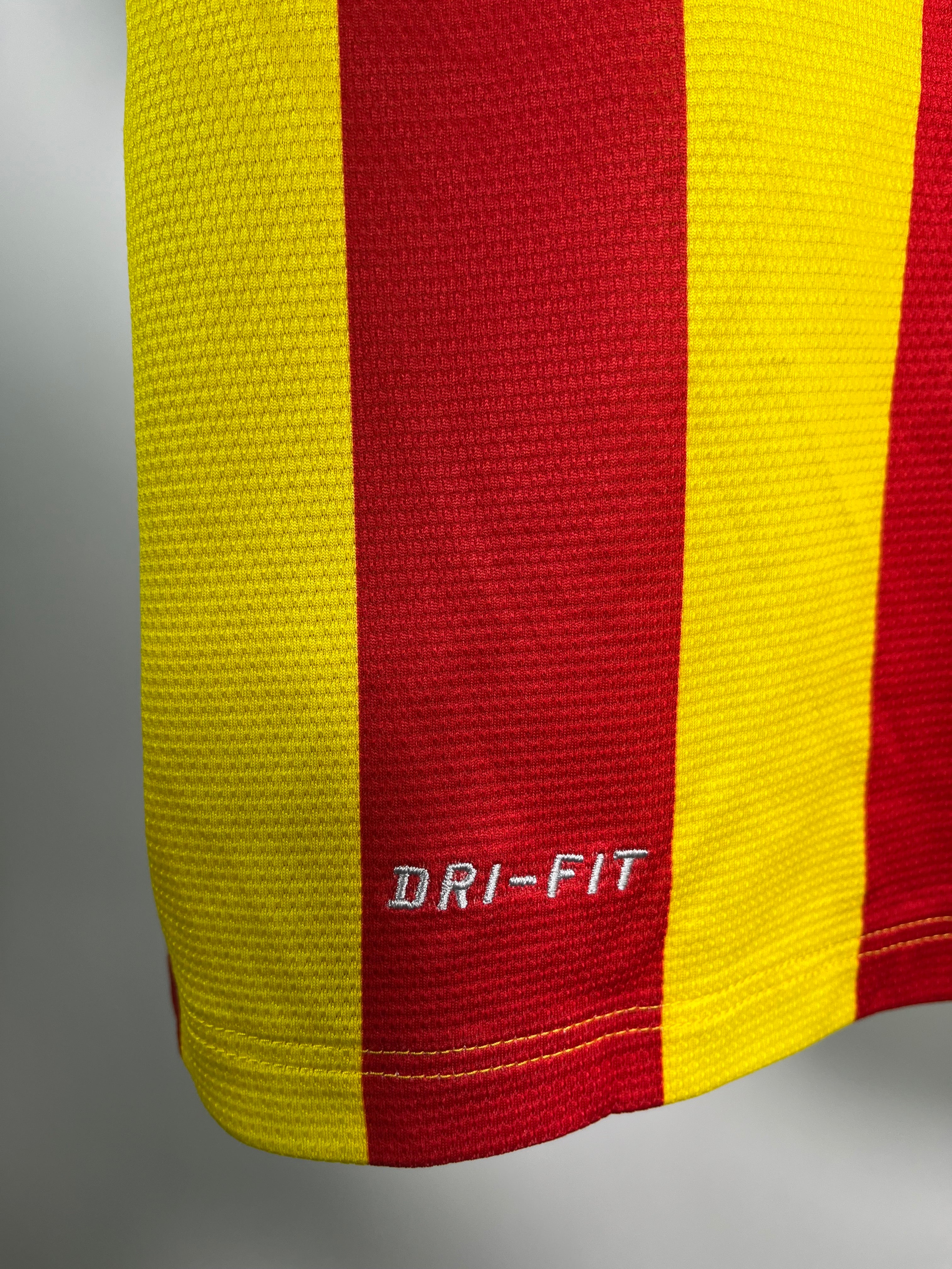 Jersey Barcelona Visita 2013 2014 Lionel Messi (L)