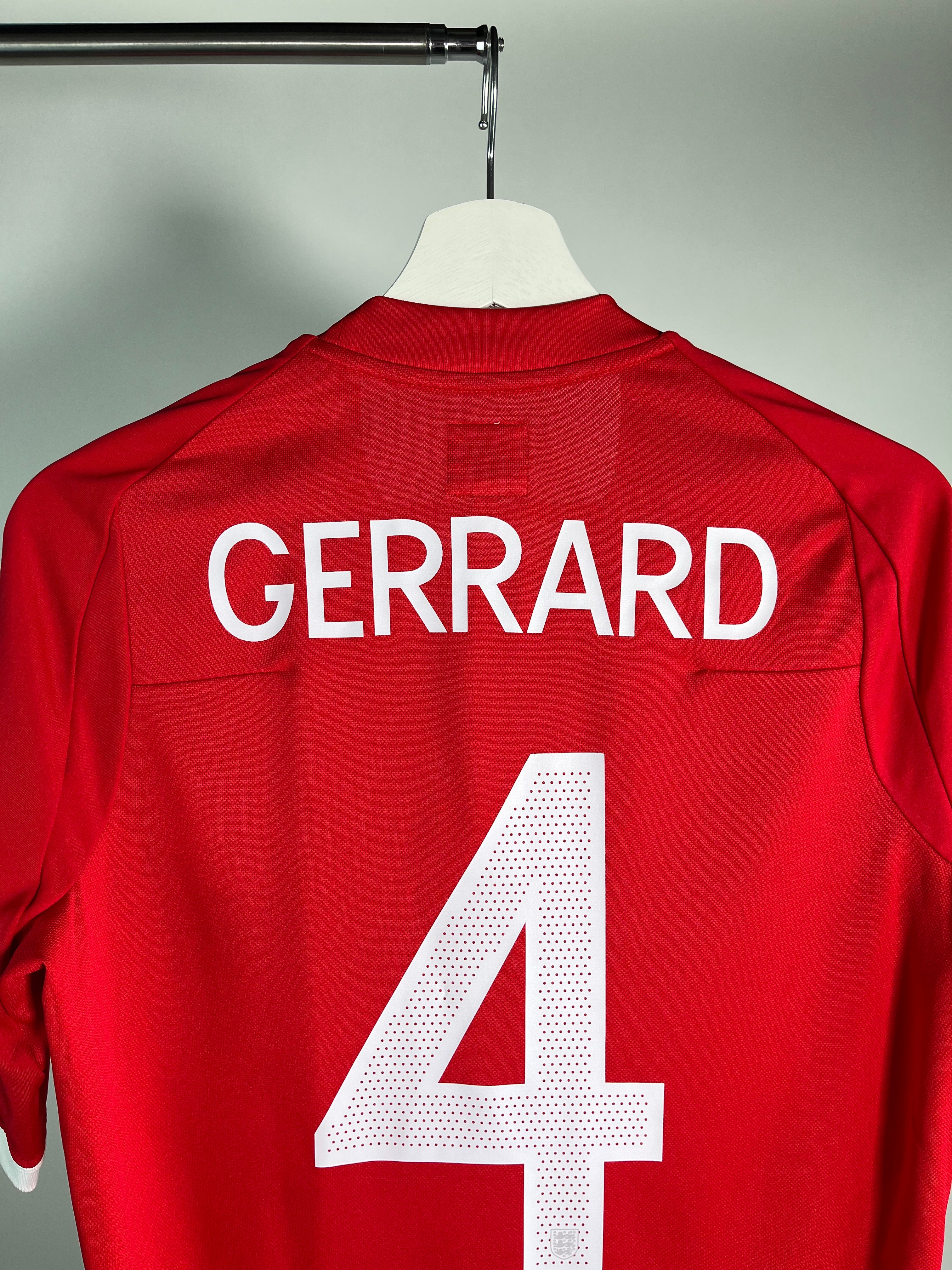 Jersey Inglaterra Visita 2010 2012 *Mundial Sudáfrica* Steven Gerrard (S)