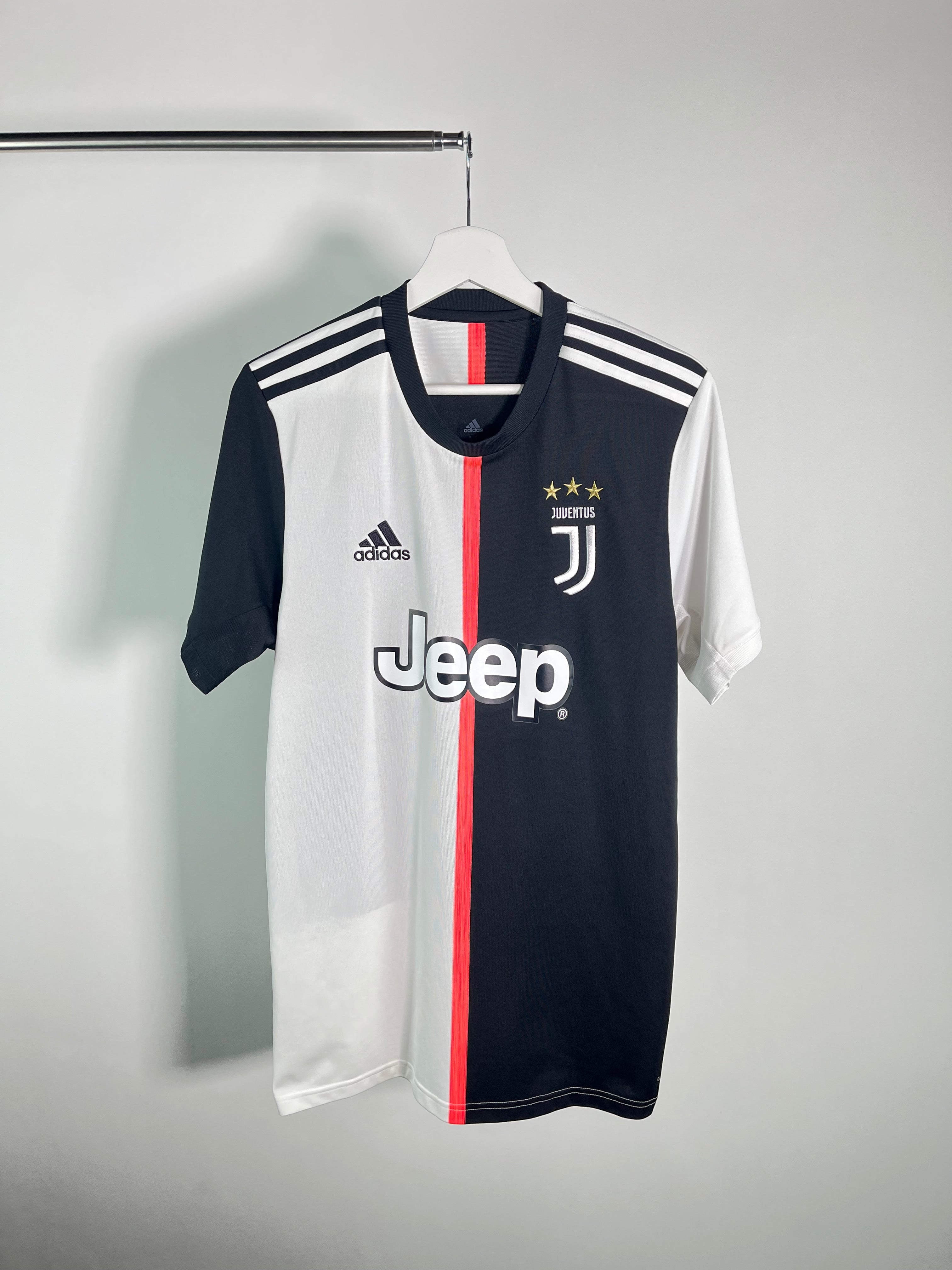 Jersey Juventus Local 2019 2020 Cristiano Ronaldo (M)