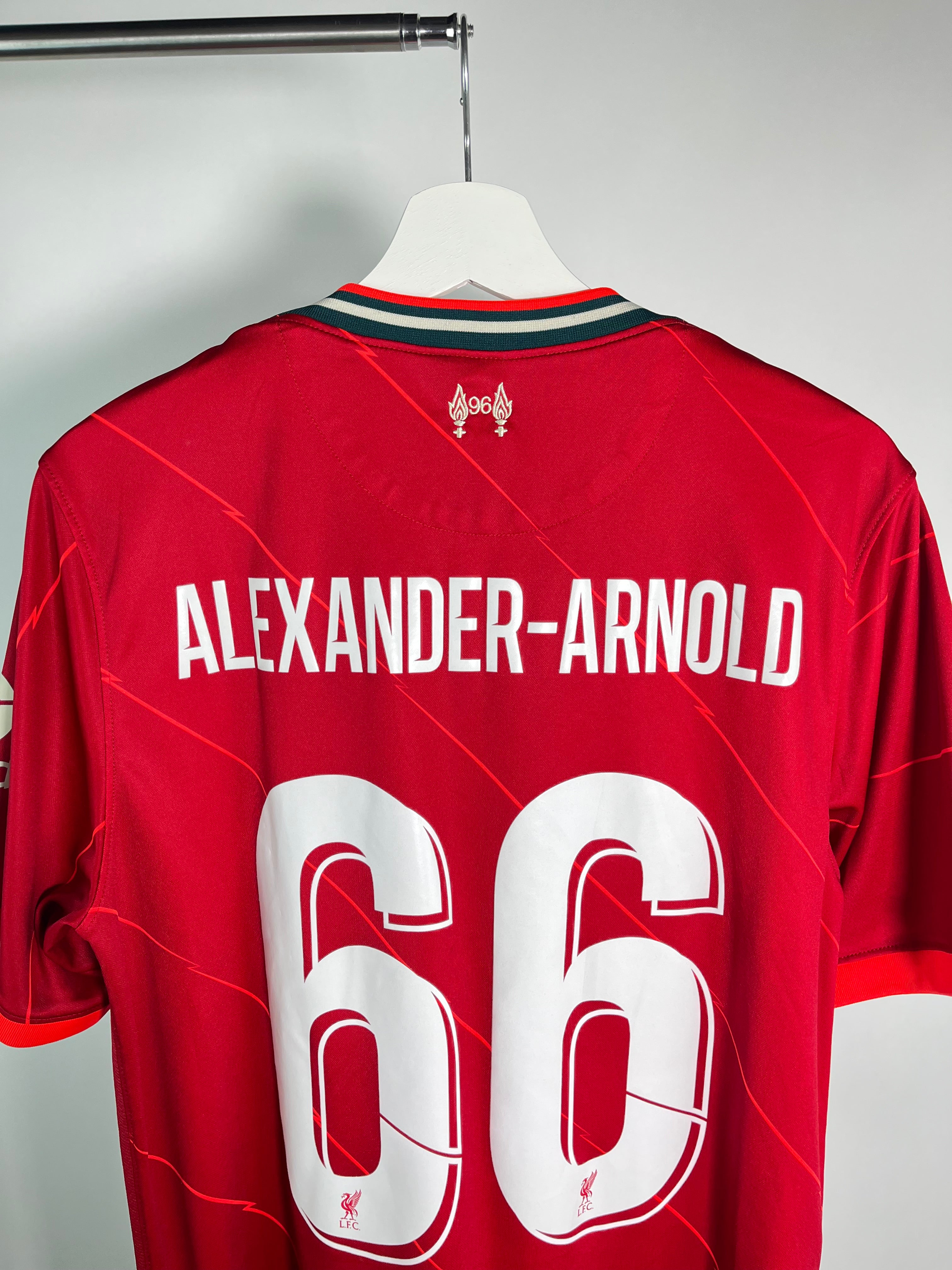 Jersey Liverpool Local 2021 2022 Trent Alexander-Arnold (L)