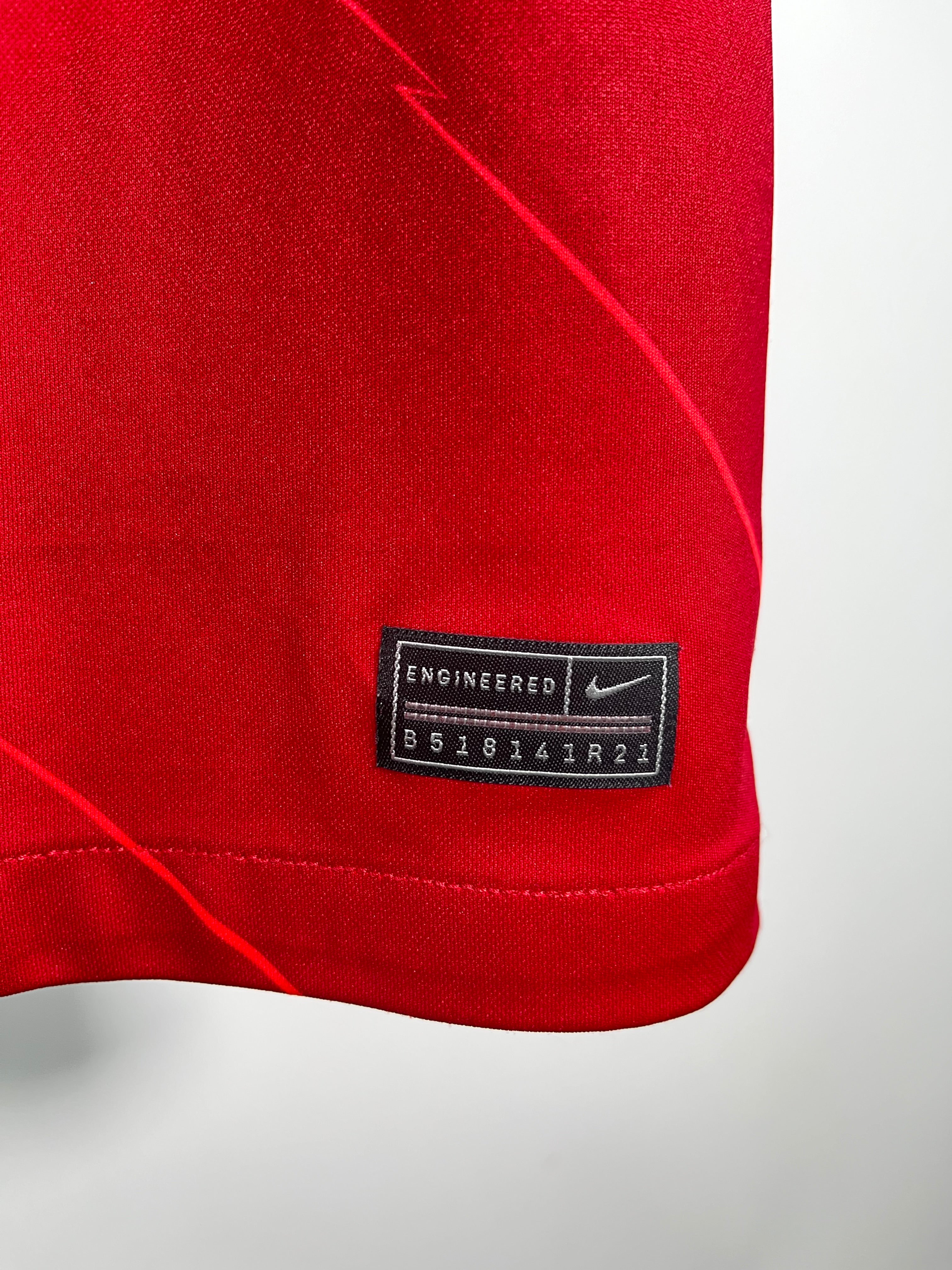 Jersey Liverpool Local 2021 2022 Trent Alexander-Arnold (L)
